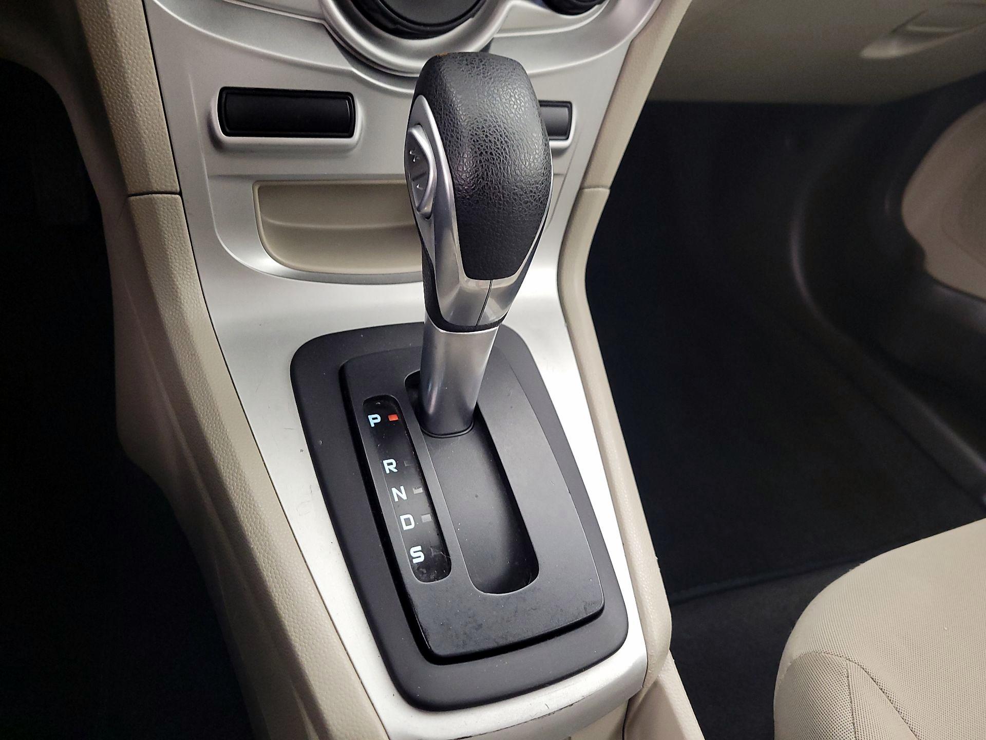 Thumbnail: 2016 Ford Fiesta - 16