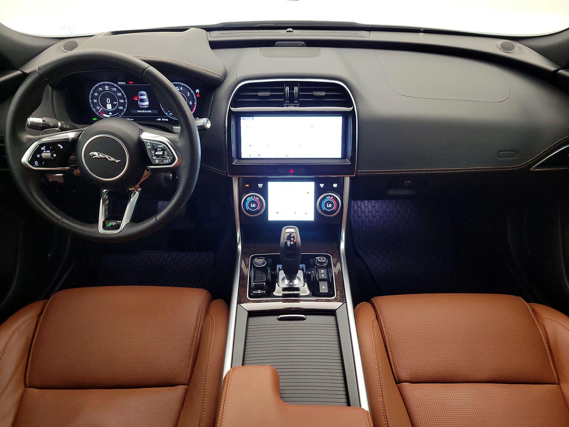Thumbnail: 2020 Jaguar XE - 9