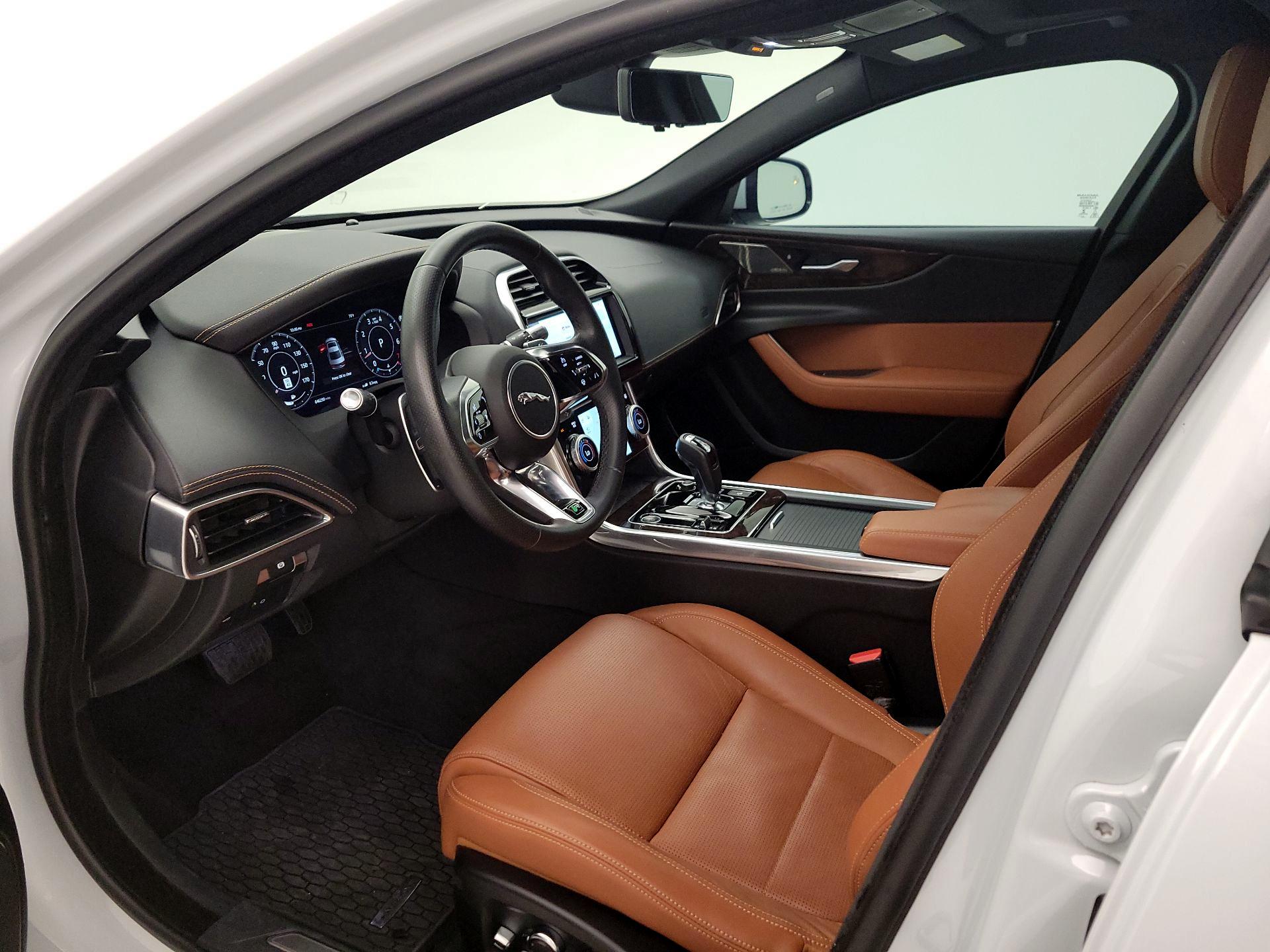 Thumbnail: 2020 Jaguar XE - 11