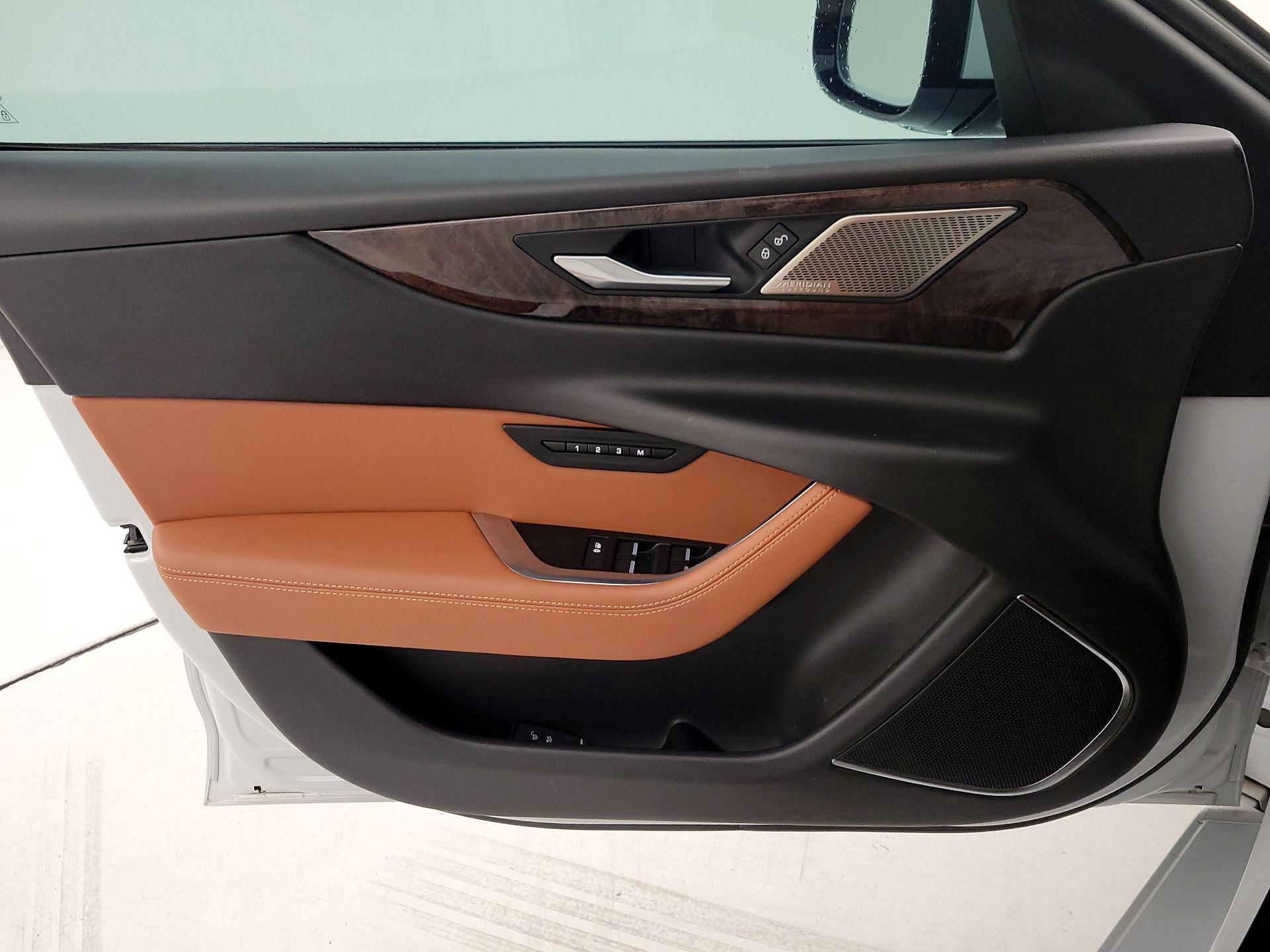 Thumbnail: 2020 Jaguar XE - 12