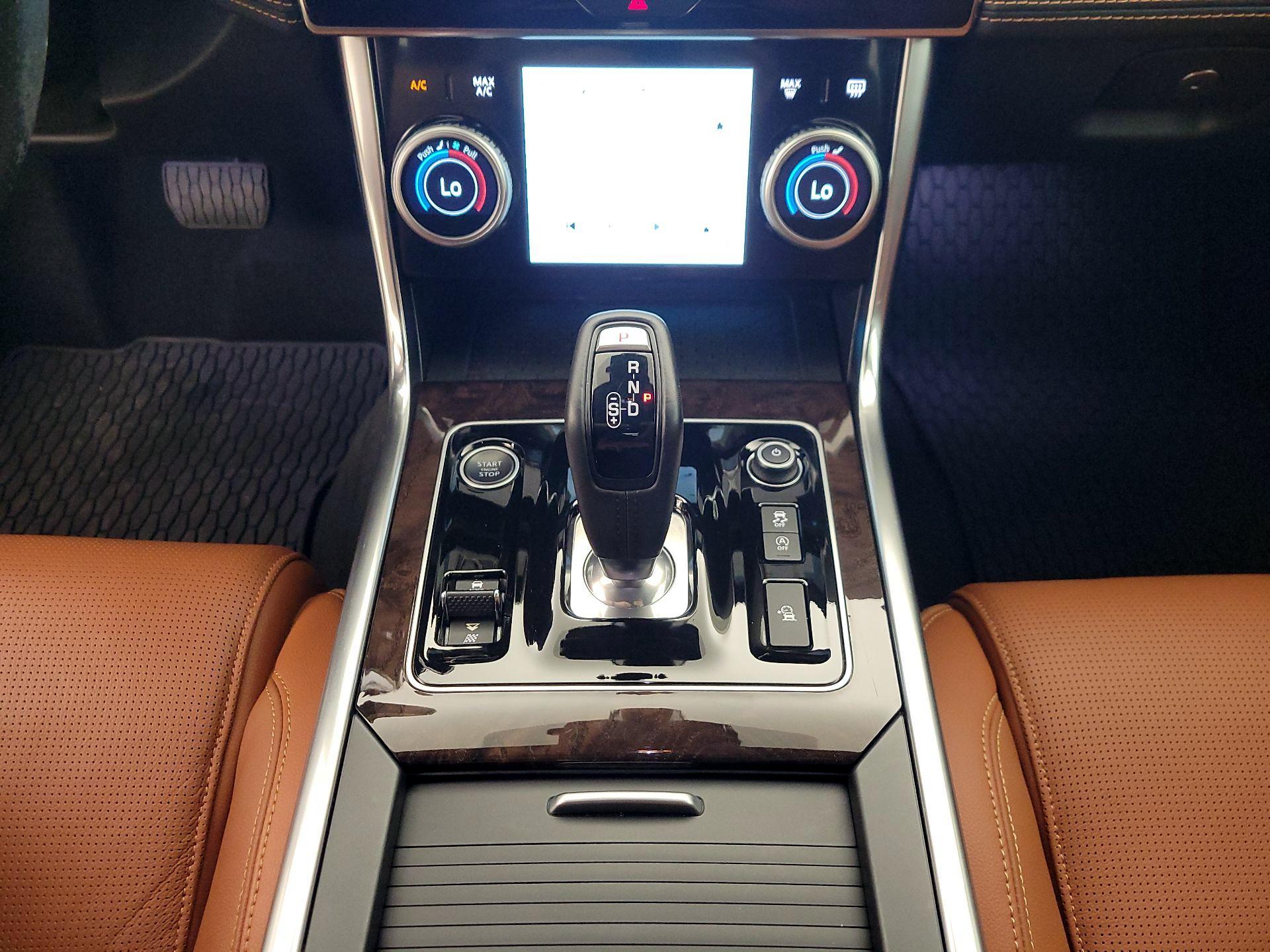 Thumbnail: 2020 Jaguar XE - 18