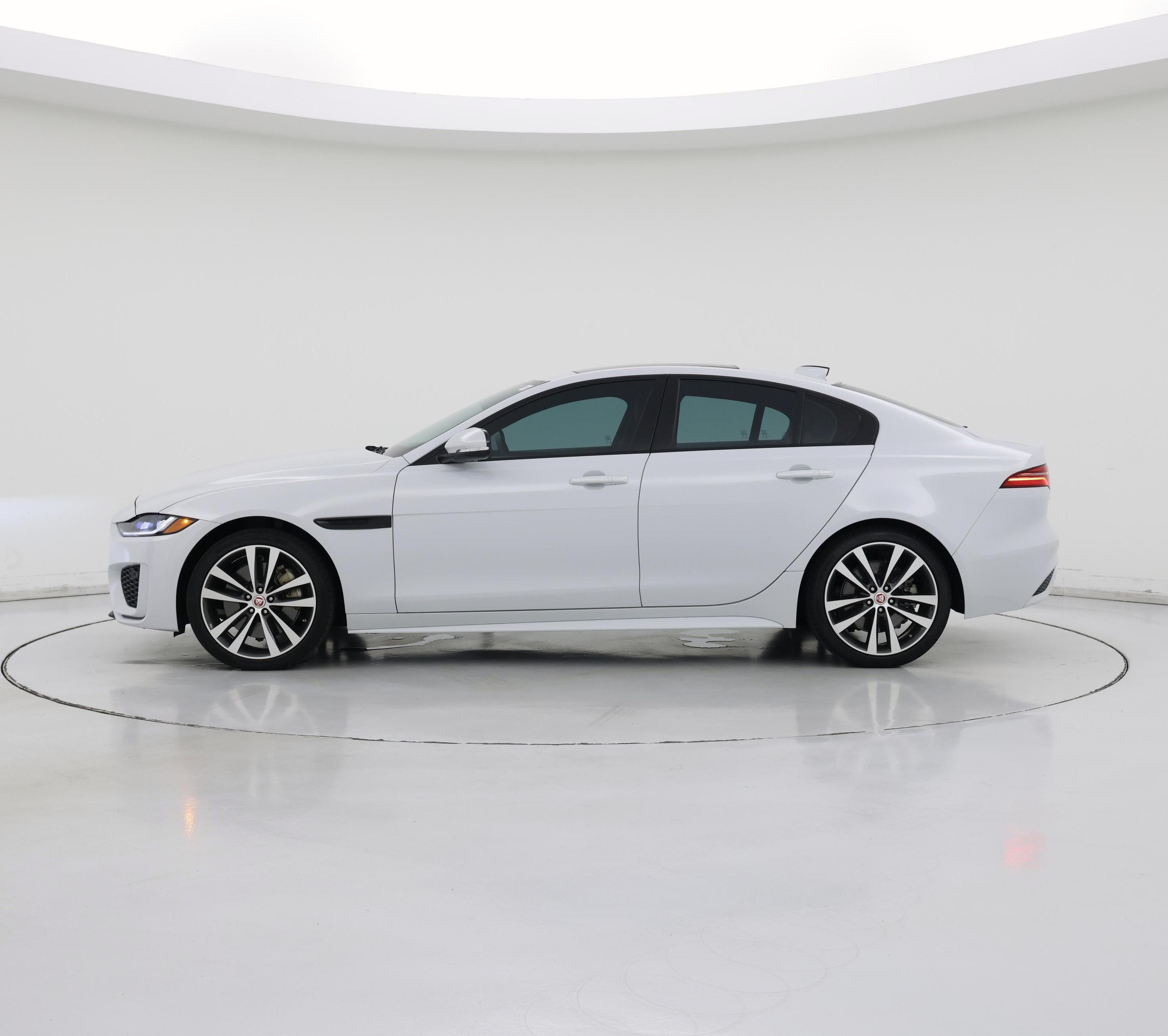 Thumbnail: 2020 Jaguar XE - 3