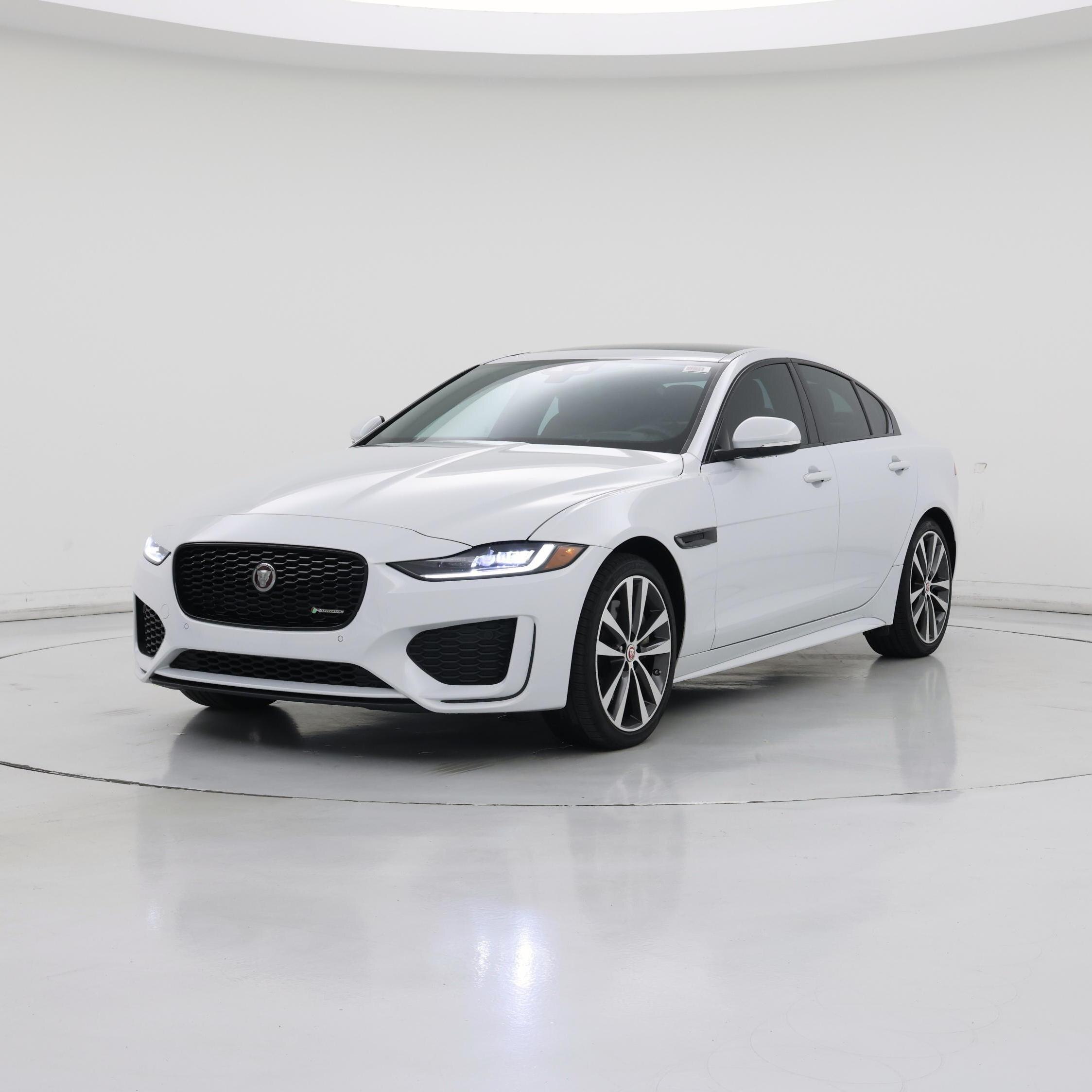 Thumbnail: 2020 Jaguar XE - 4
