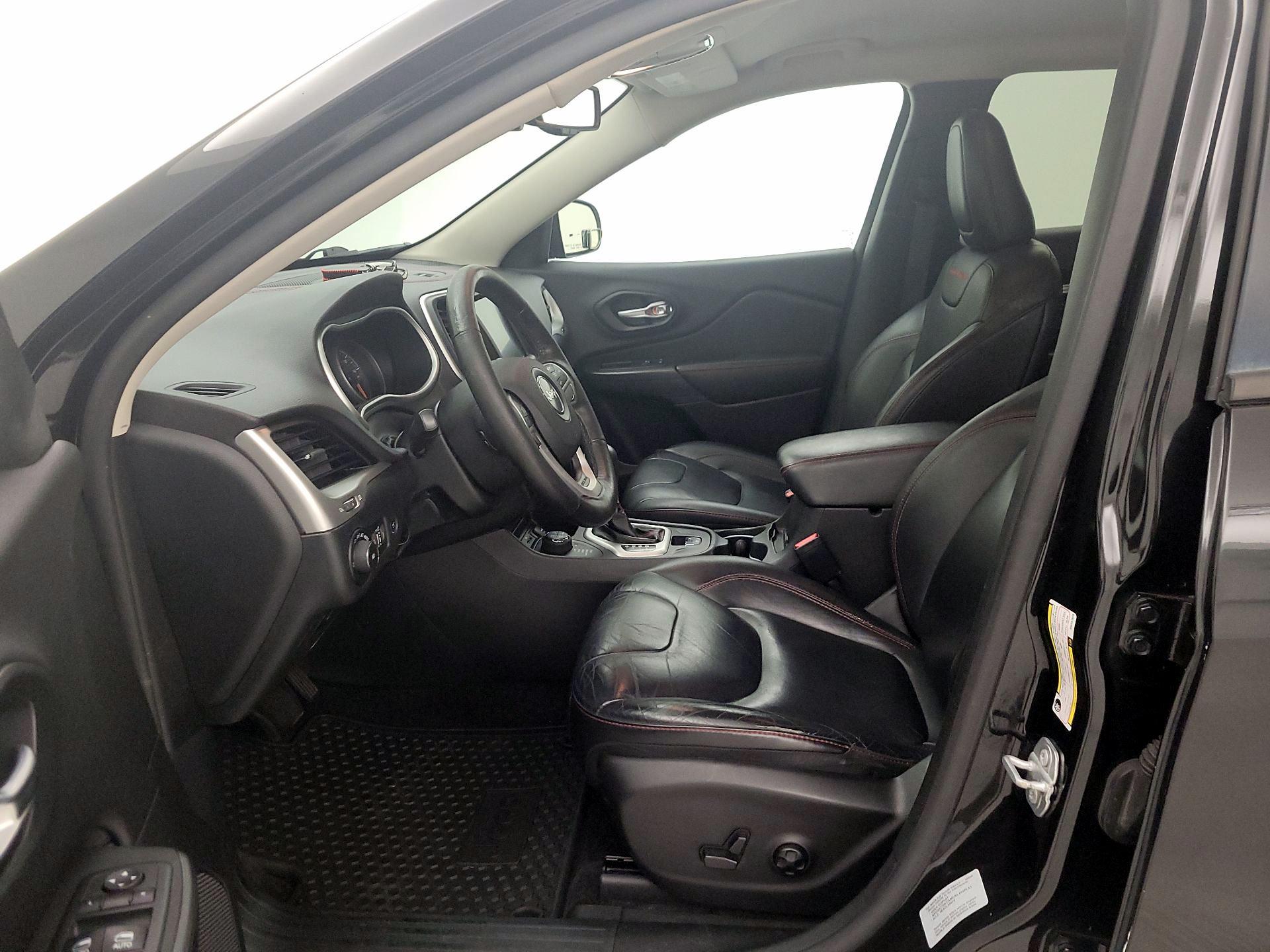 Thumbnail: 2016 Jeep Cherokee - 11