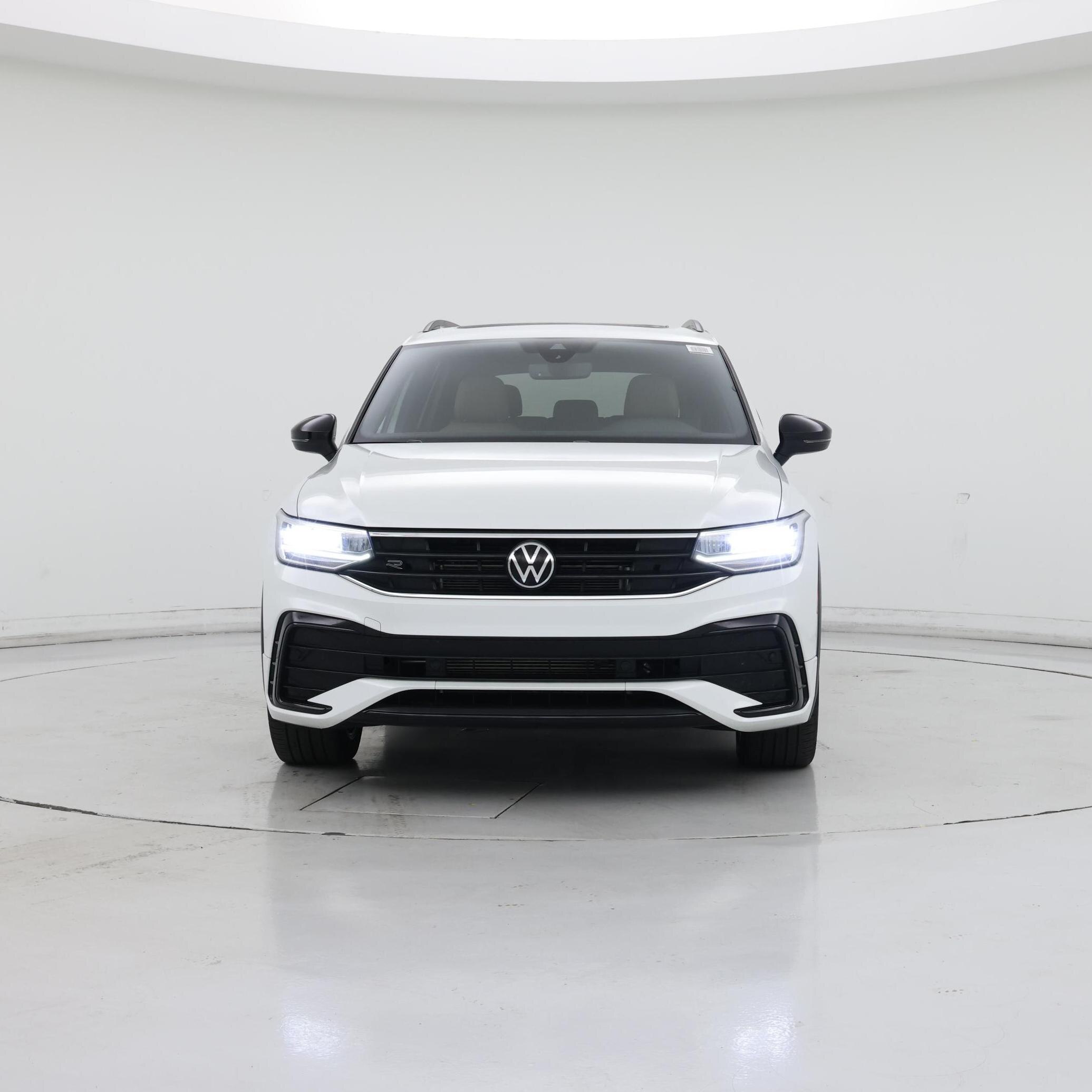Thumbnail: 2023 Volkswagen Tiguan - 5