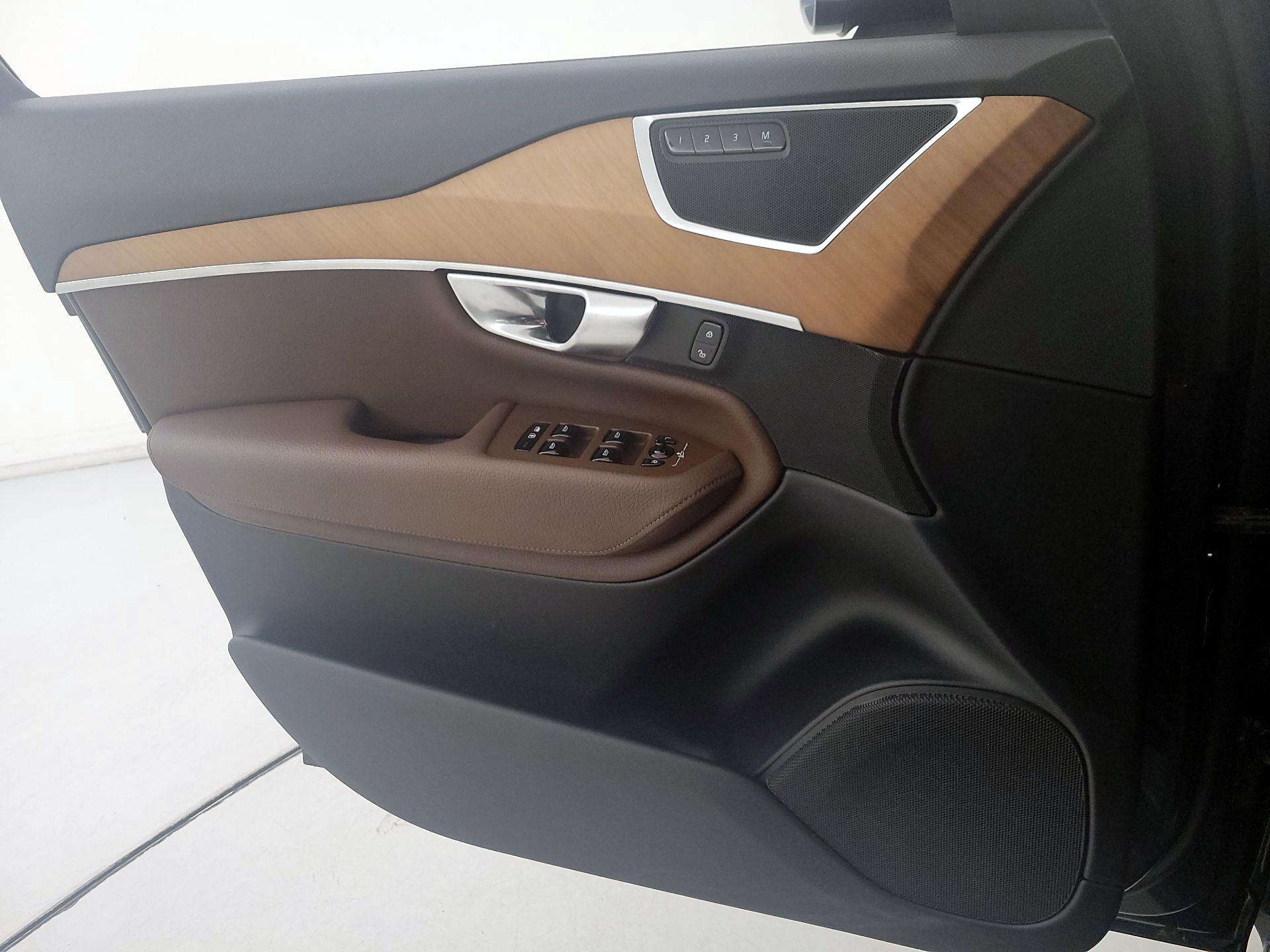 Thumbnail: 2022 Volvo XC90 - 12