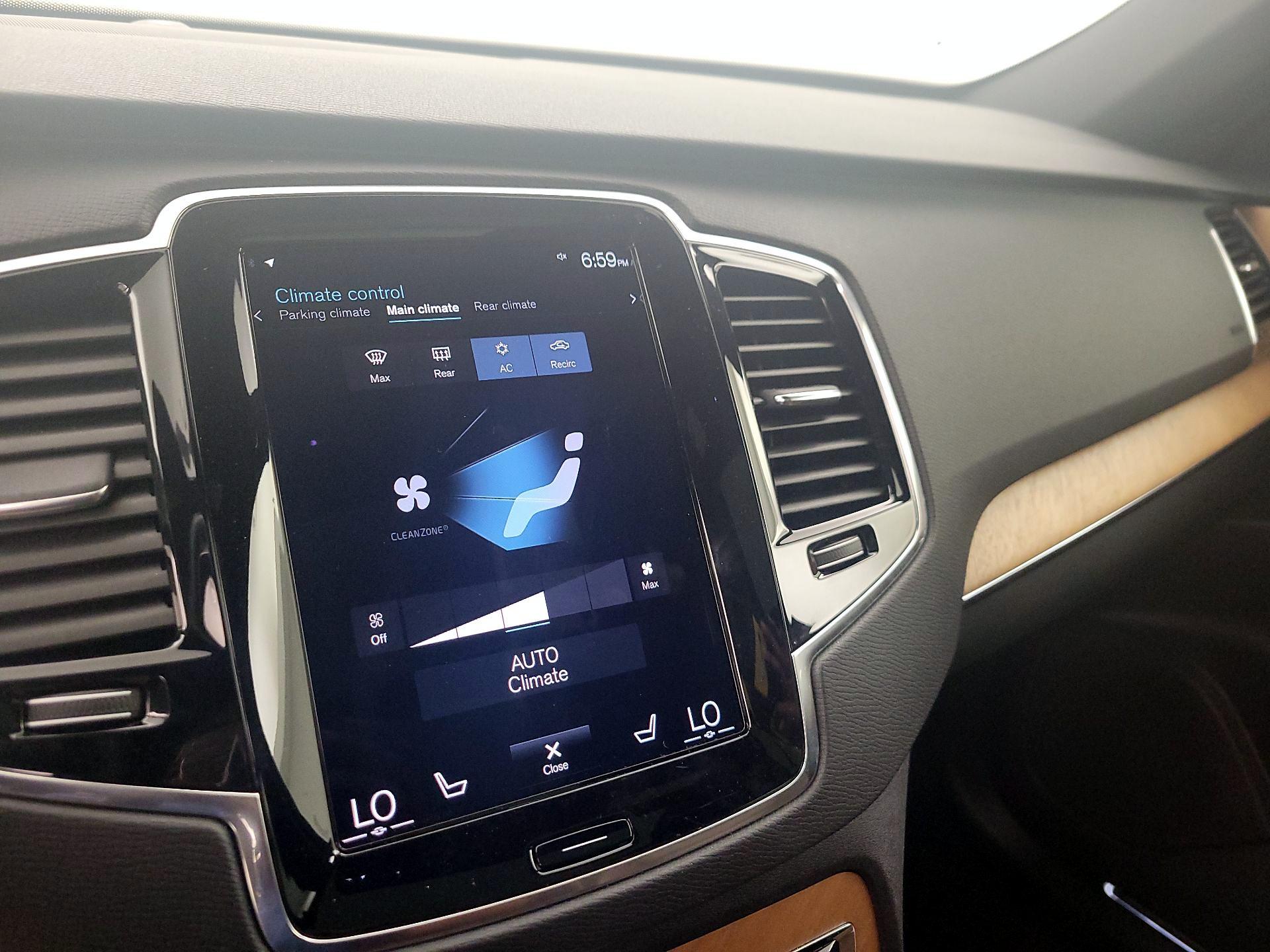 Thumbnail: 2022 Volvo XC90 - 17