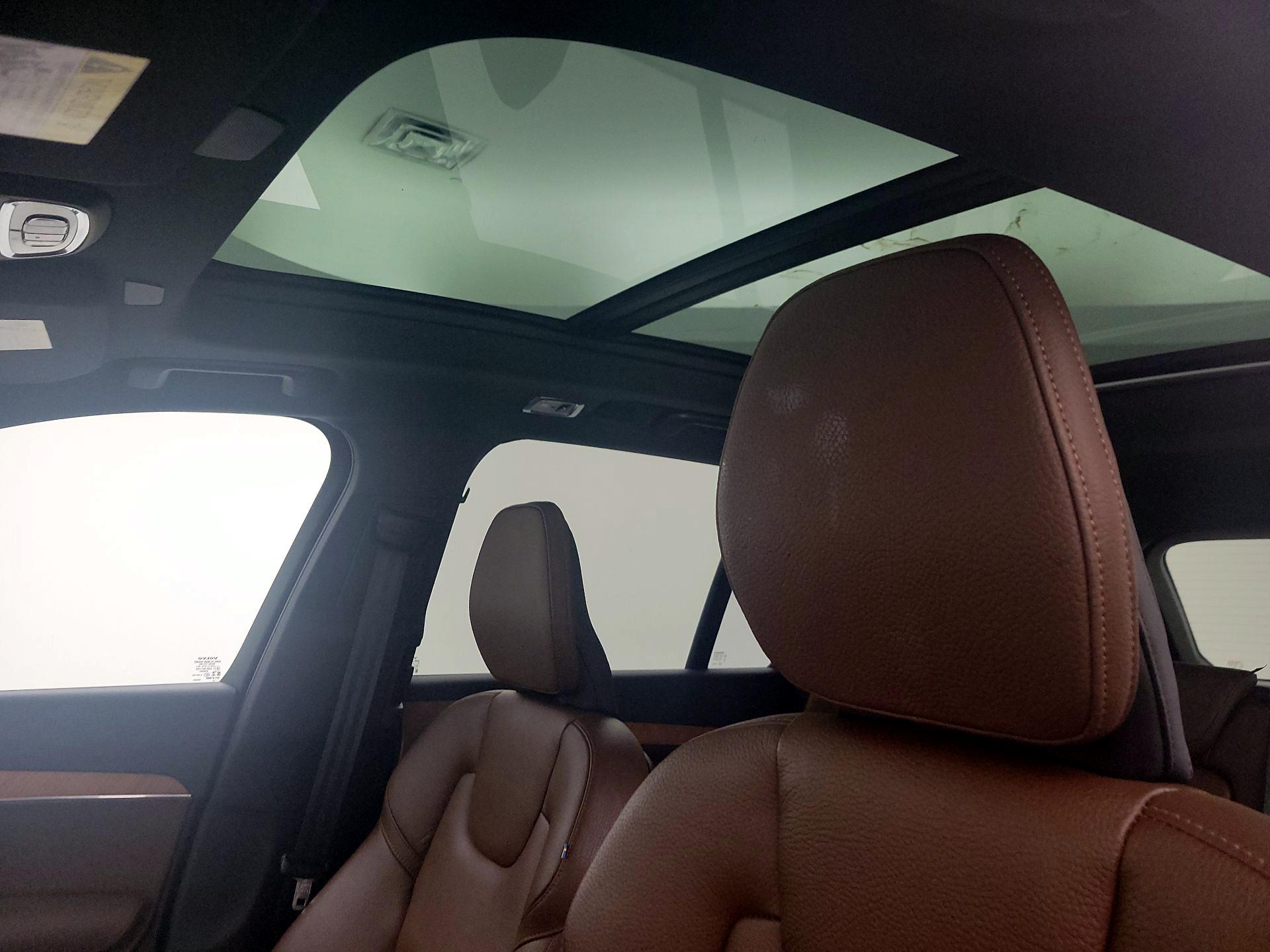 Thumbnail: 2022 Volvo XC90 - 20