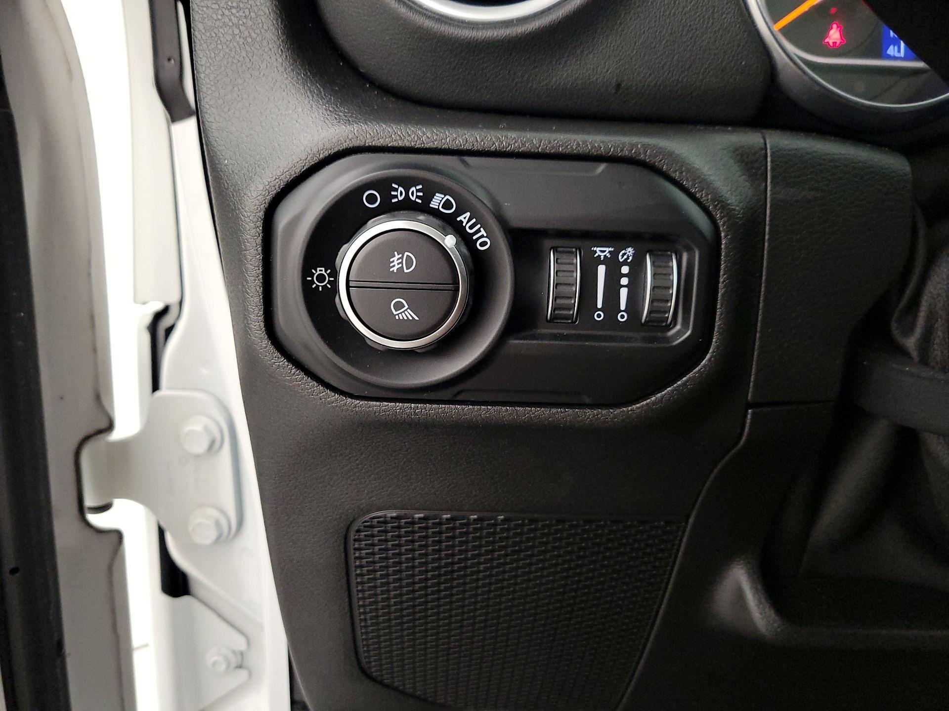 Thumbnail: 2020 Jeep Gladiator - 13