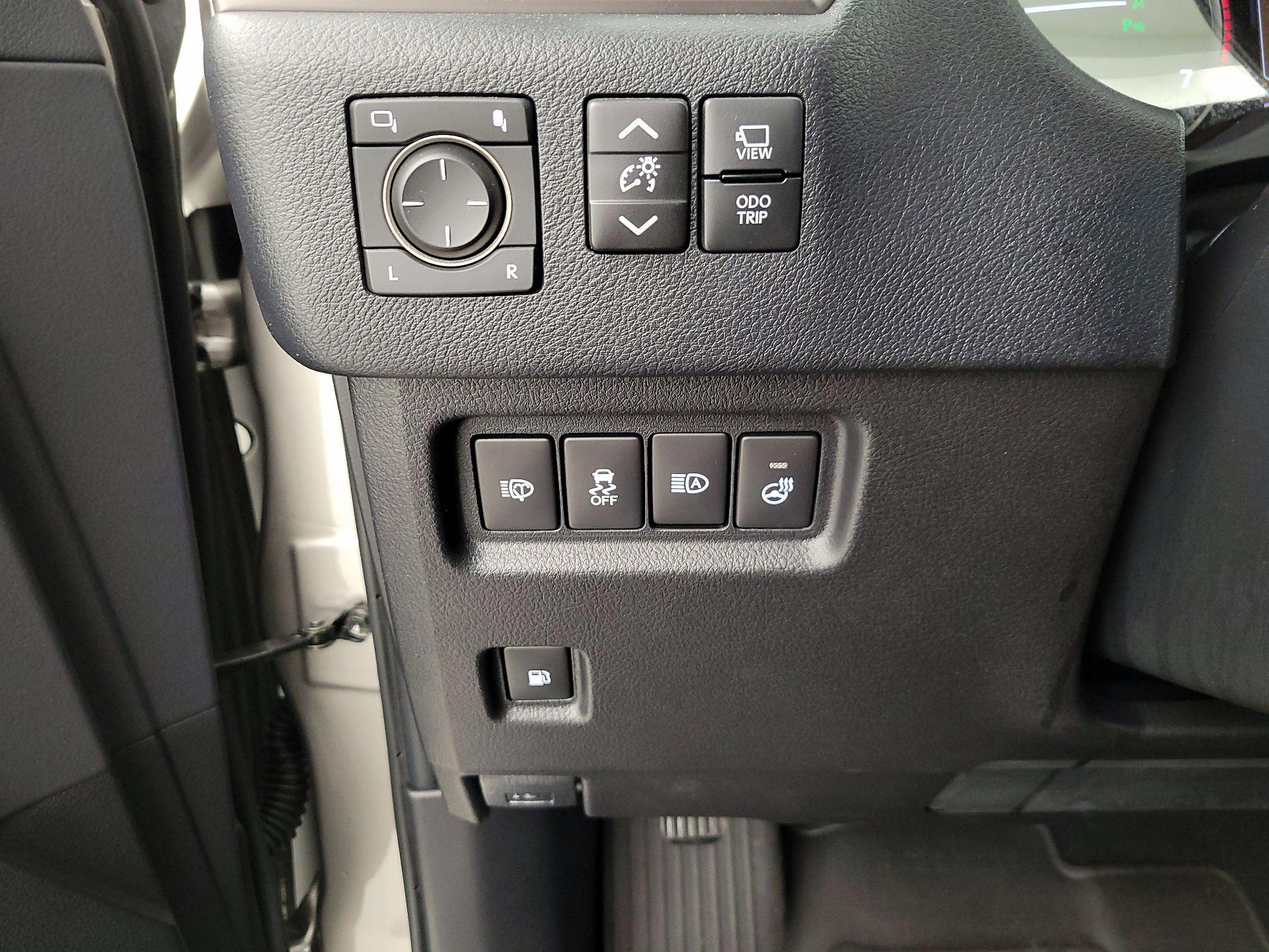 Thumbnail: 2023 Lexus GX - 13