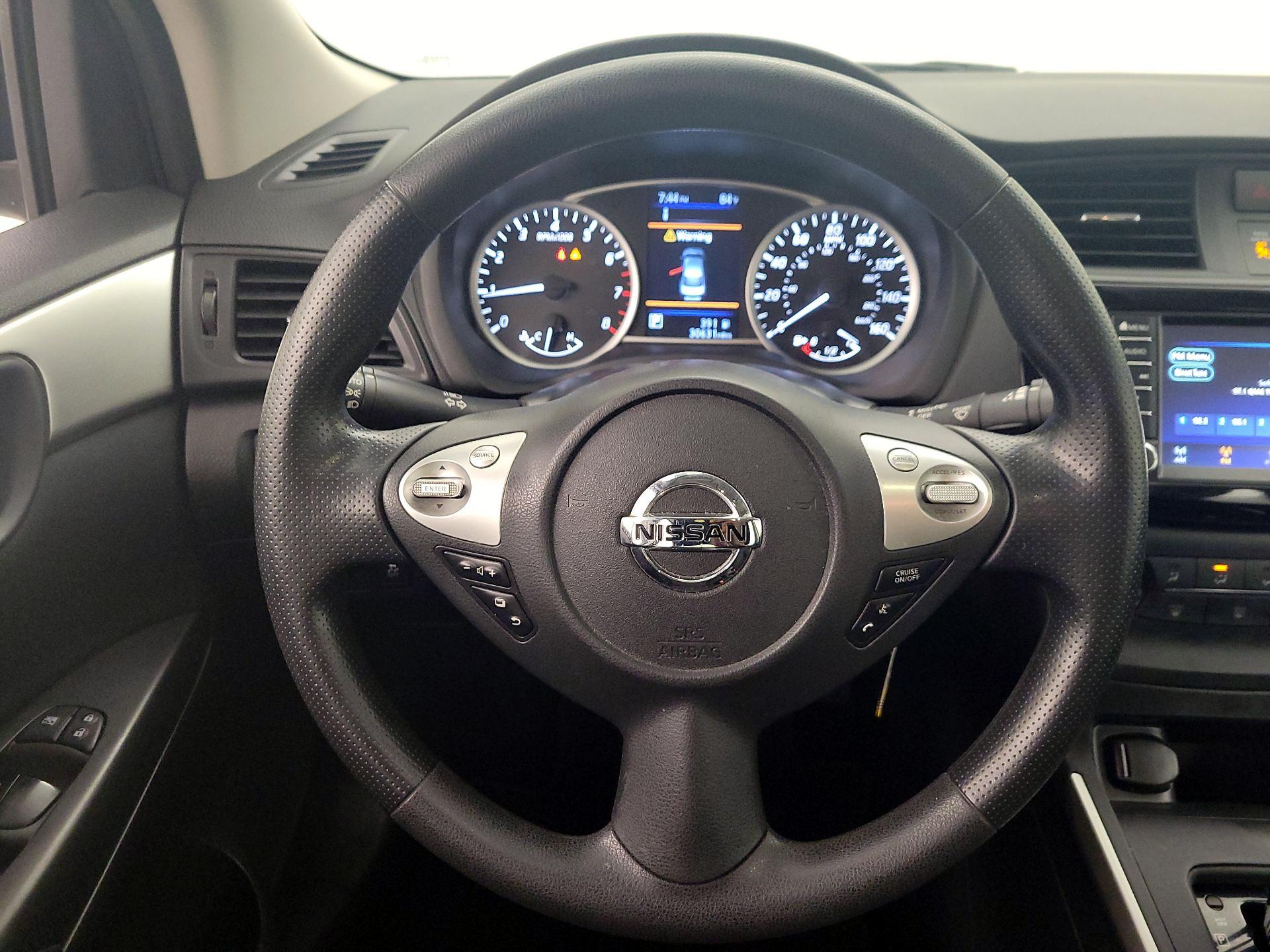 Thumbnail: 2019 Nissan Sentra - 10