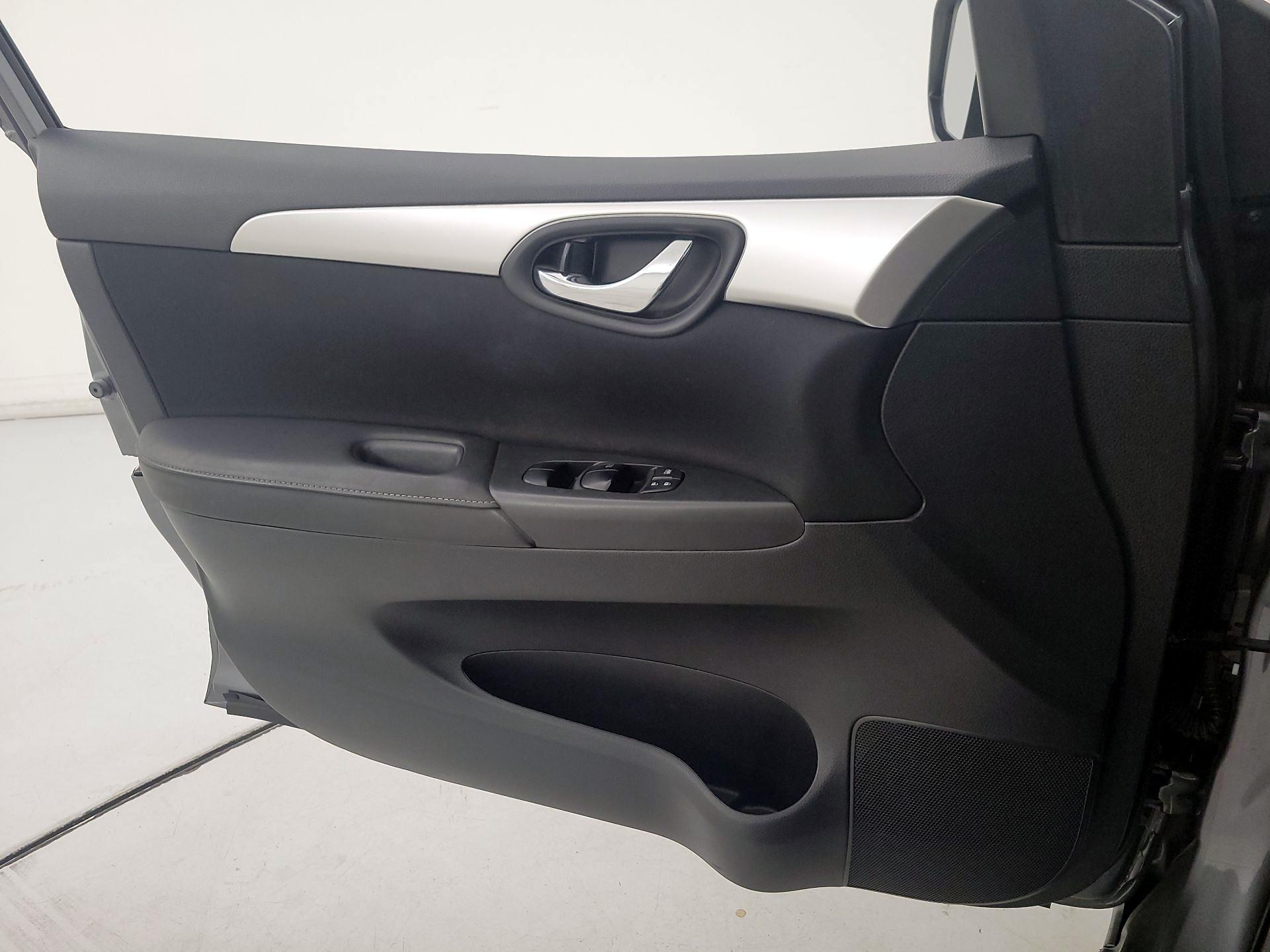Thumbnail: 2019 Nissan Sentra - 12