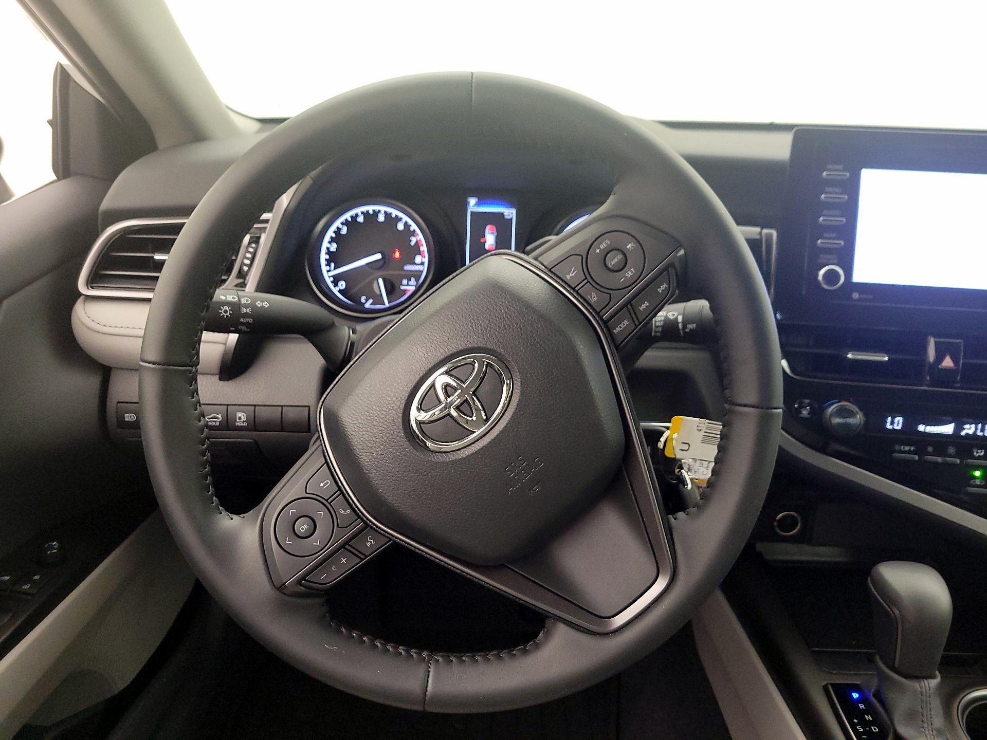 Thumbnail: 2024 Toyota Camry - 10