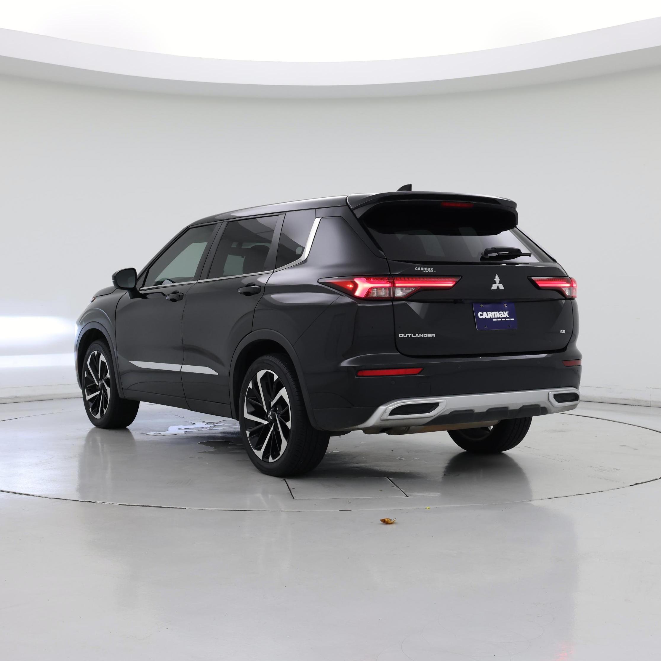 Thumbnail: 2022 Mitsubishi Outlander - 2