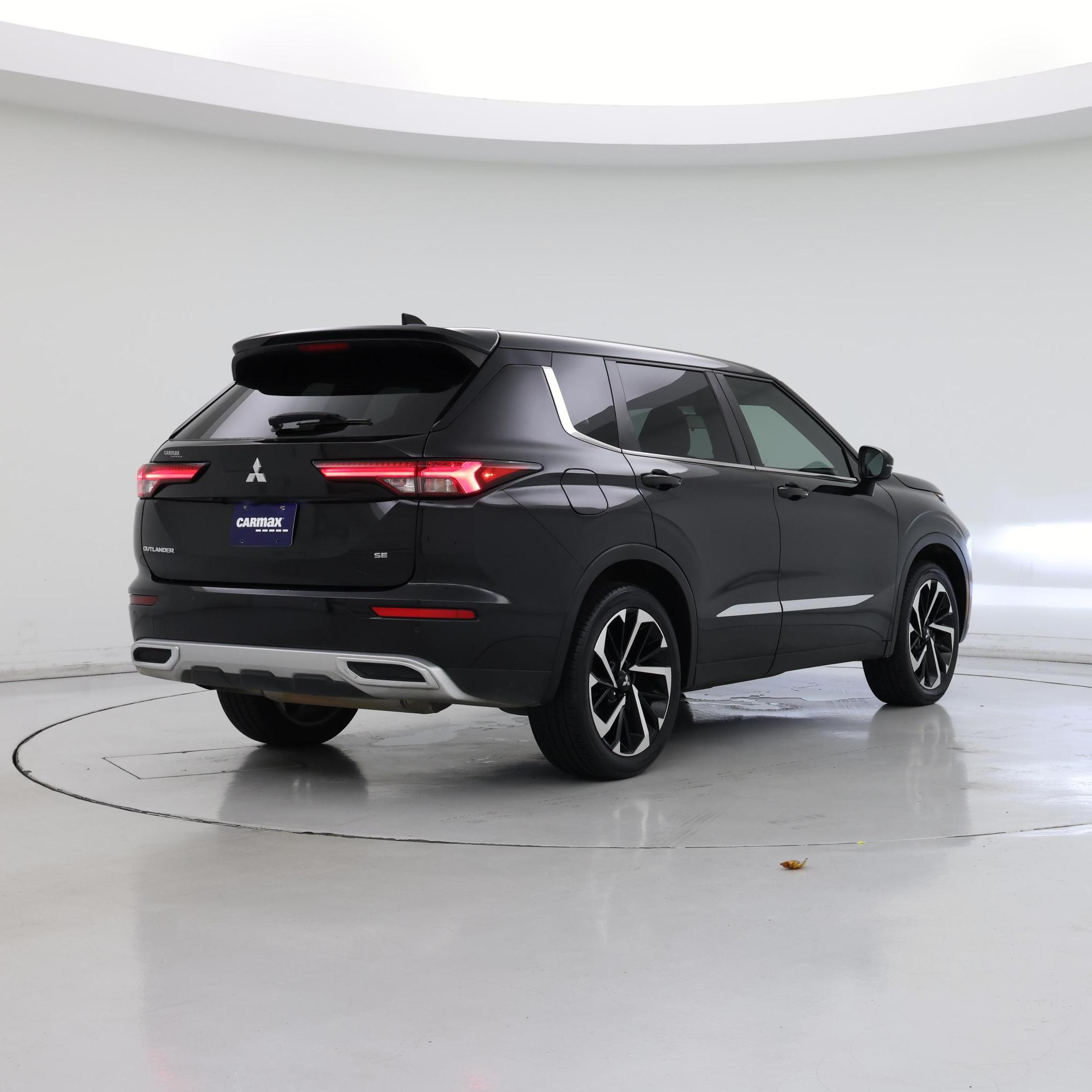 Thumbnail: 2022 Mitsubishi Outlander - 8