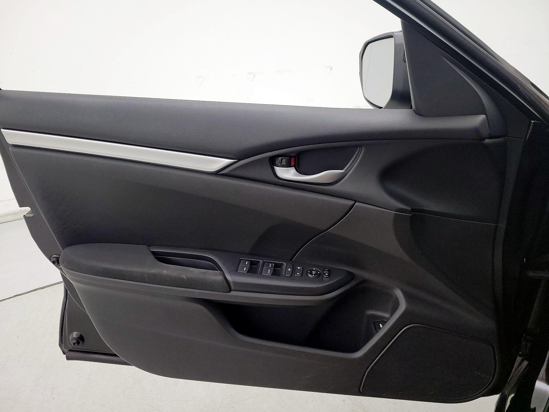 Thumbnail: 2016 Honda Civic - 12