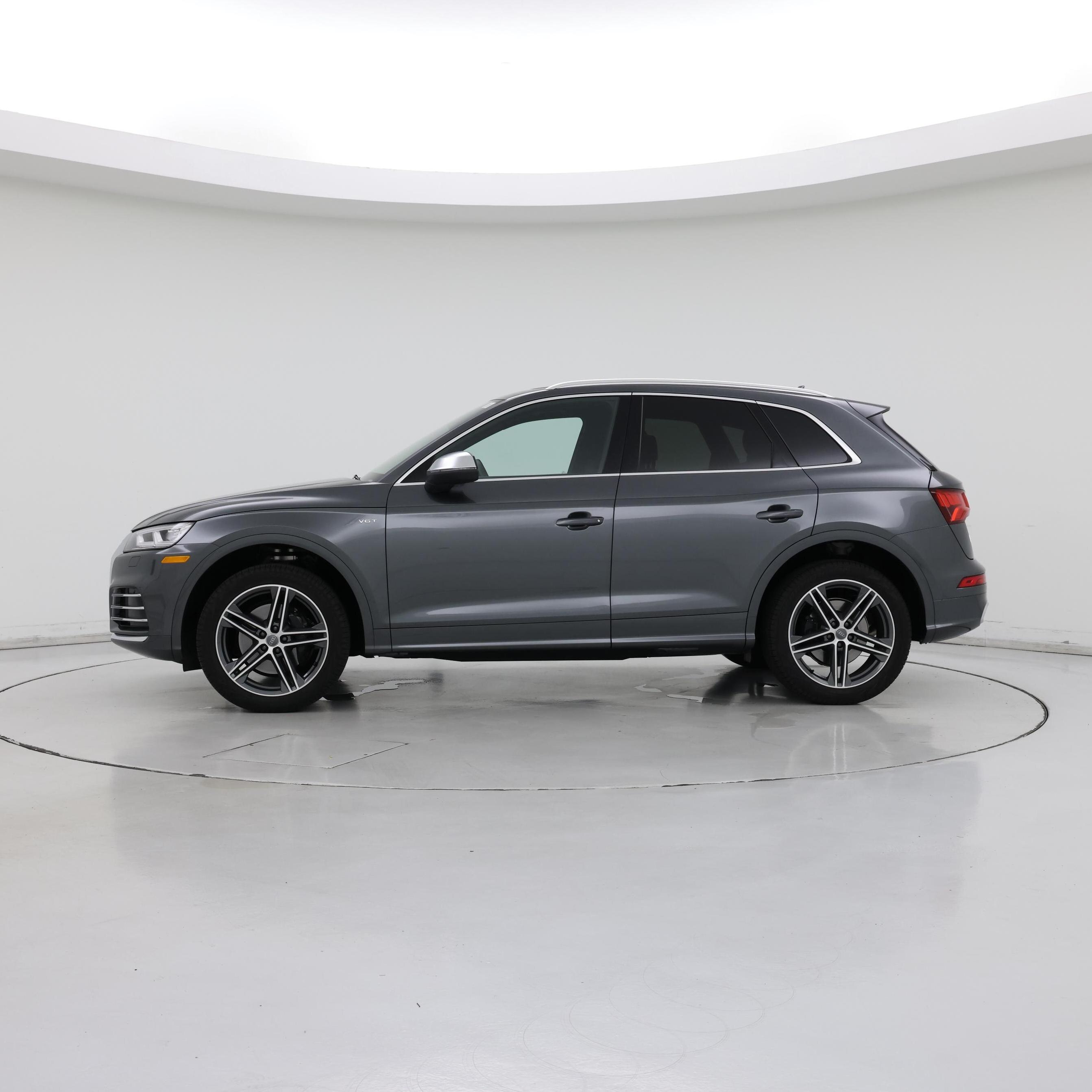 Thumbnail: 2018 Audi SQ5 - 3