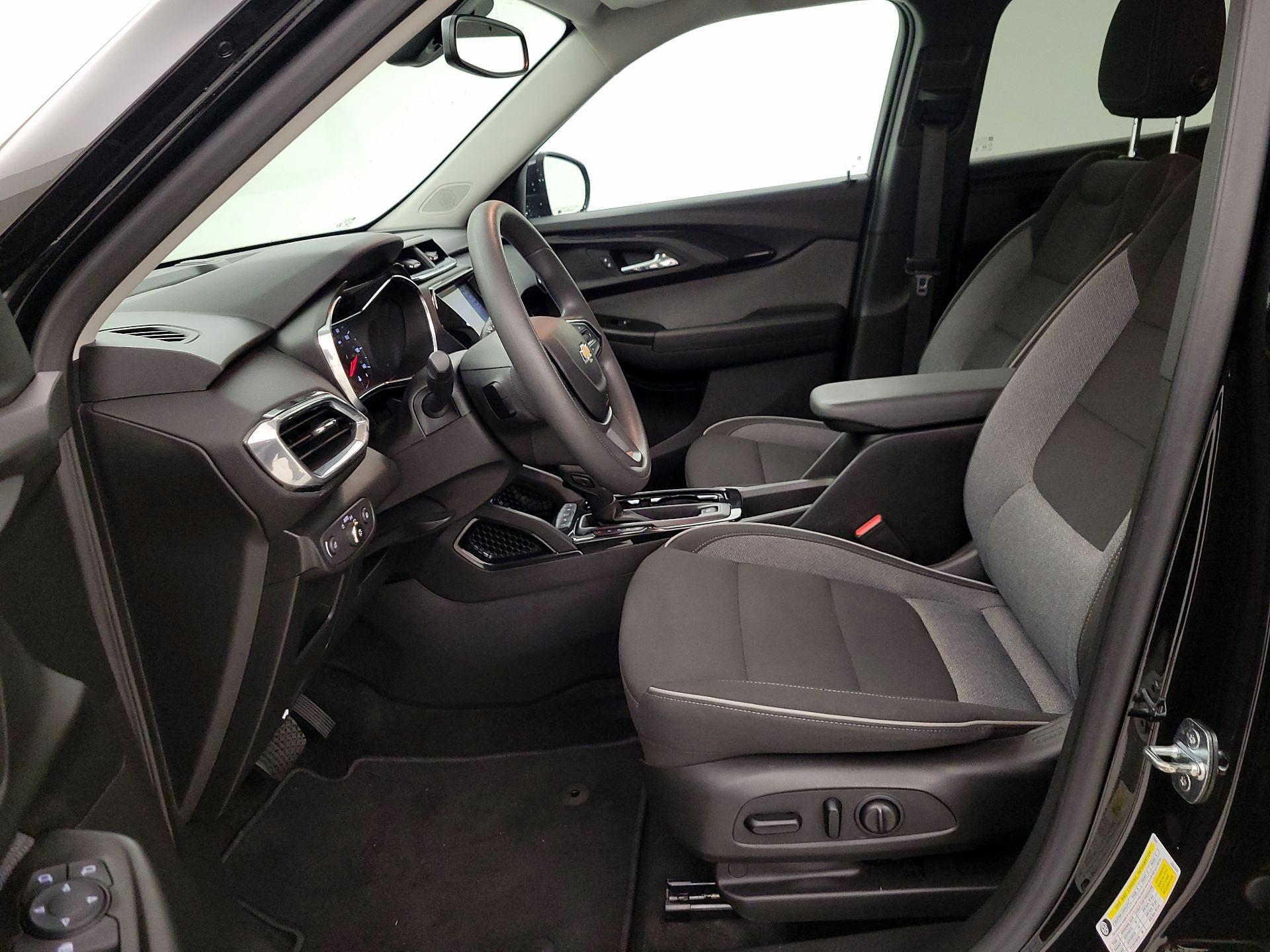 Thumbnail: 2023 Chevrolet TrailBlazer - 11