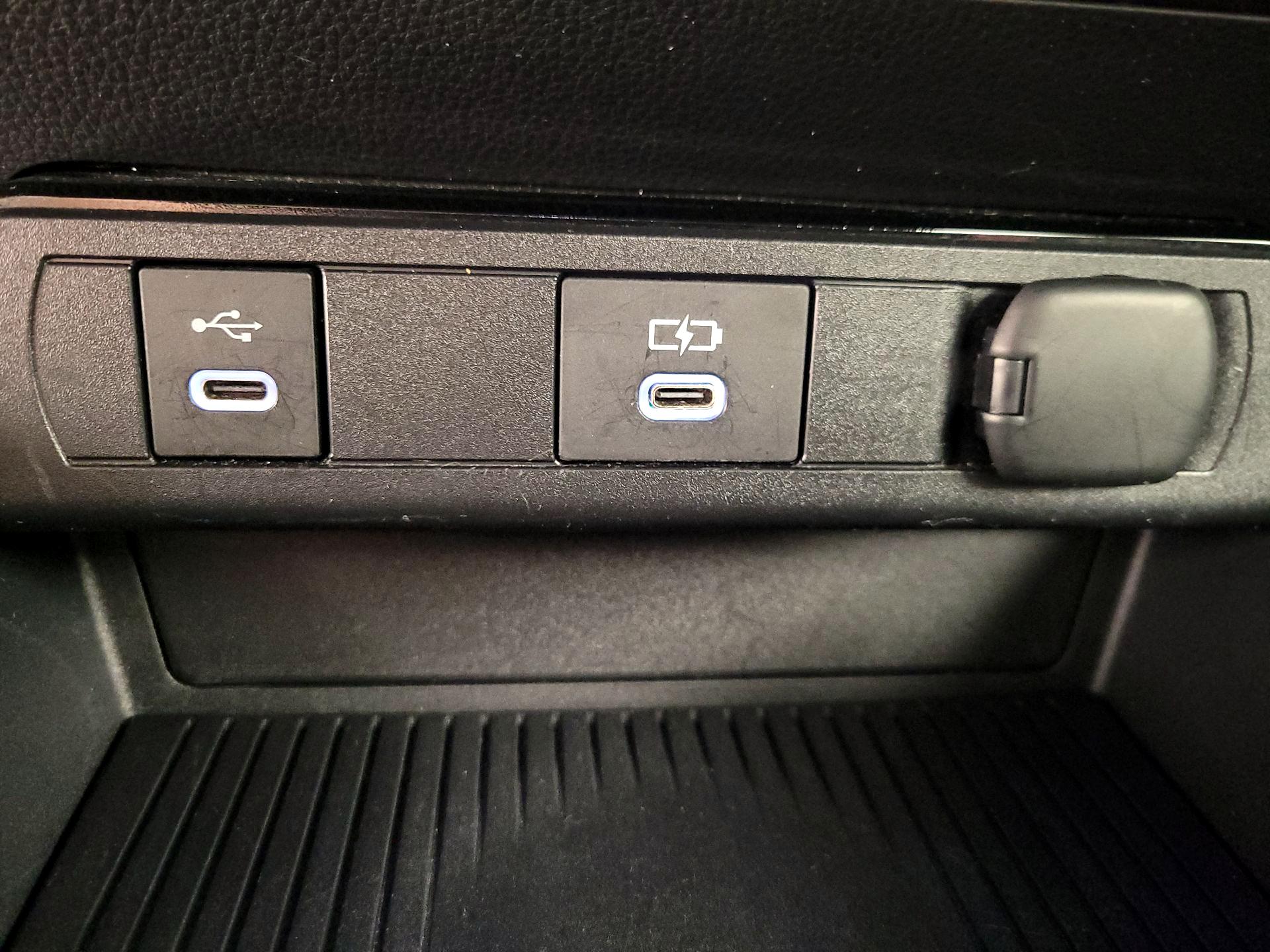 Thumbnail: 2024 Toyota Prius - 18