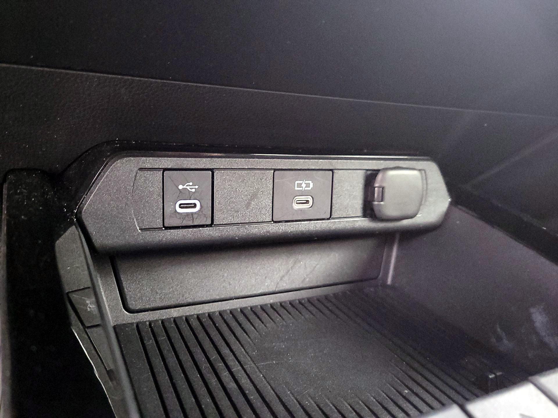 Thumbnail: 2024 Toyota Prius - 18