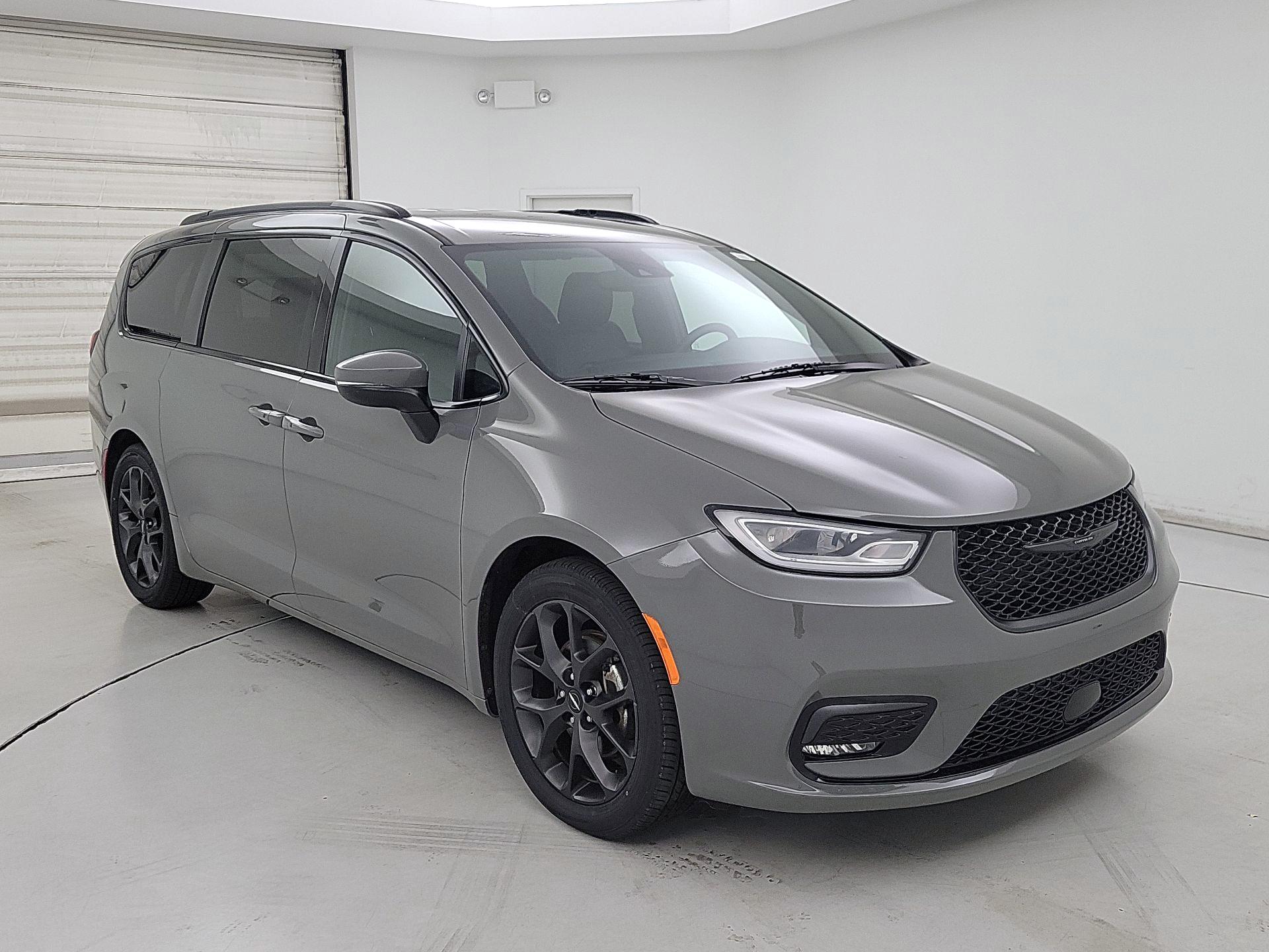 Thumbnail: 2023 Chrysler Pacifica - 1