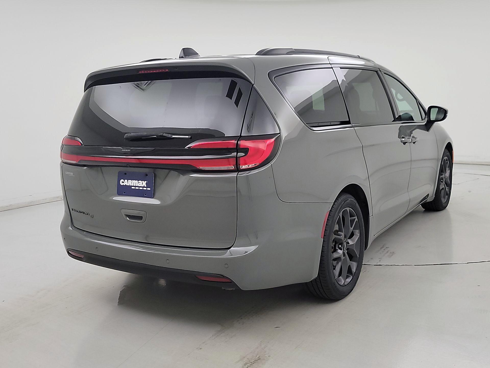 Thumbnail: 2023 Chrysler Pacifica - 5
