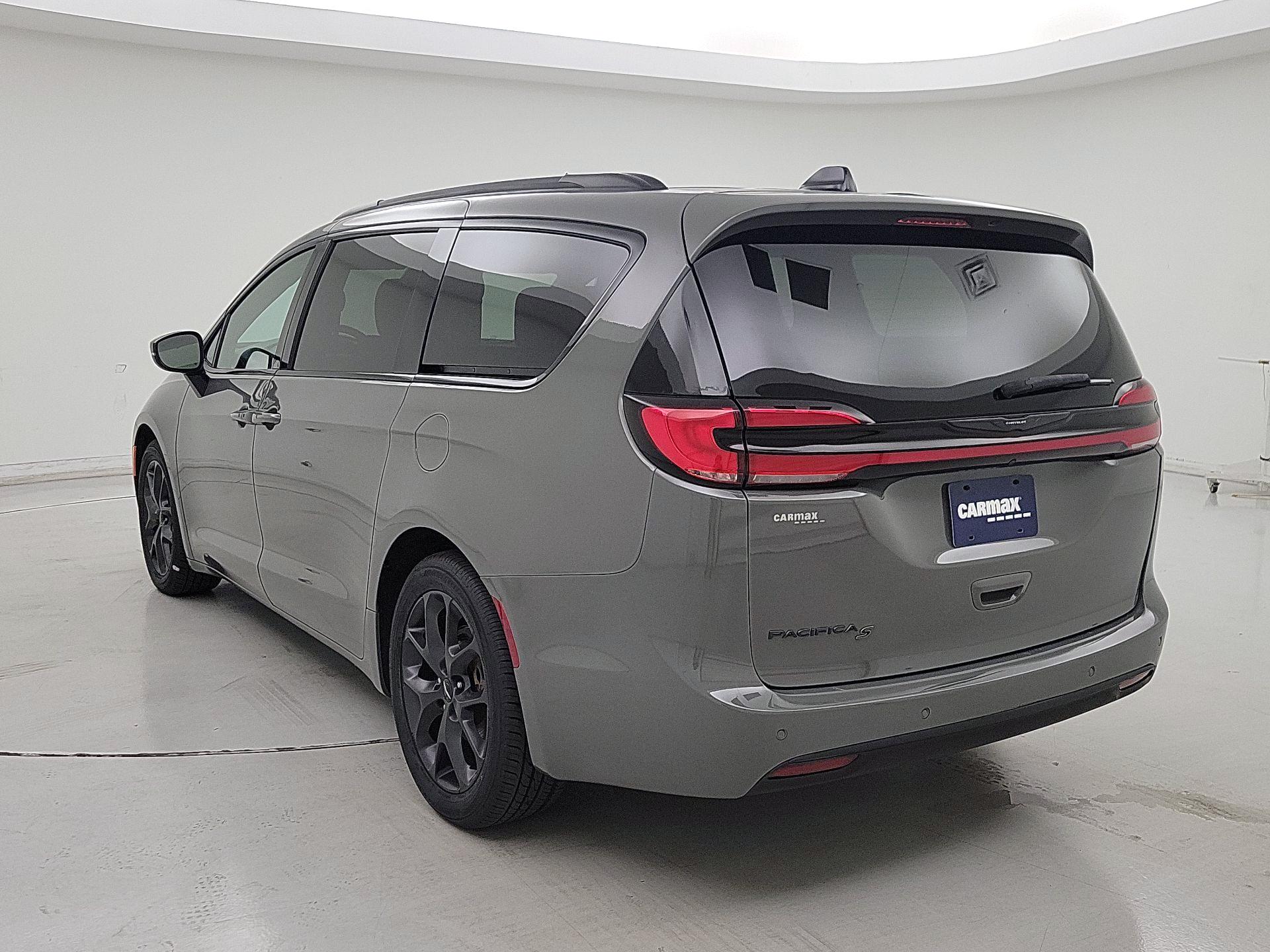 Thumbnail: 2023 Chrysler Pacifica - 7