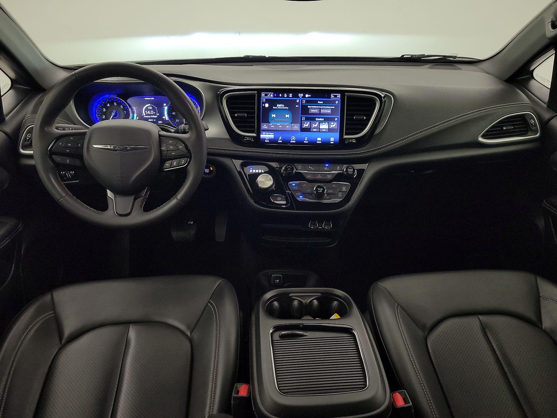 Thumbnail: 2023 Chrysler Pacifica - 8