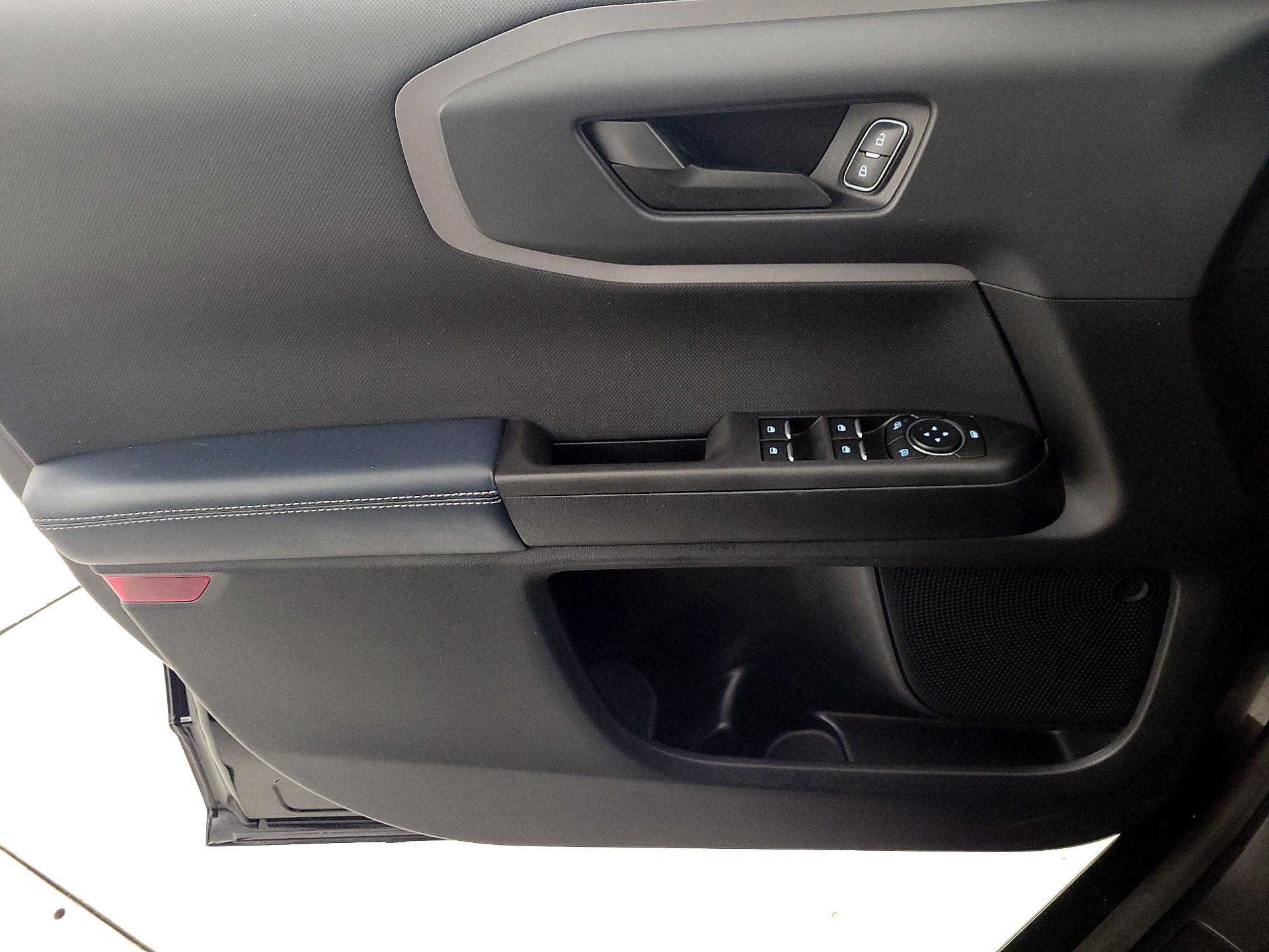 Thumbnail: 2022 Ford Bronco Sport - 12