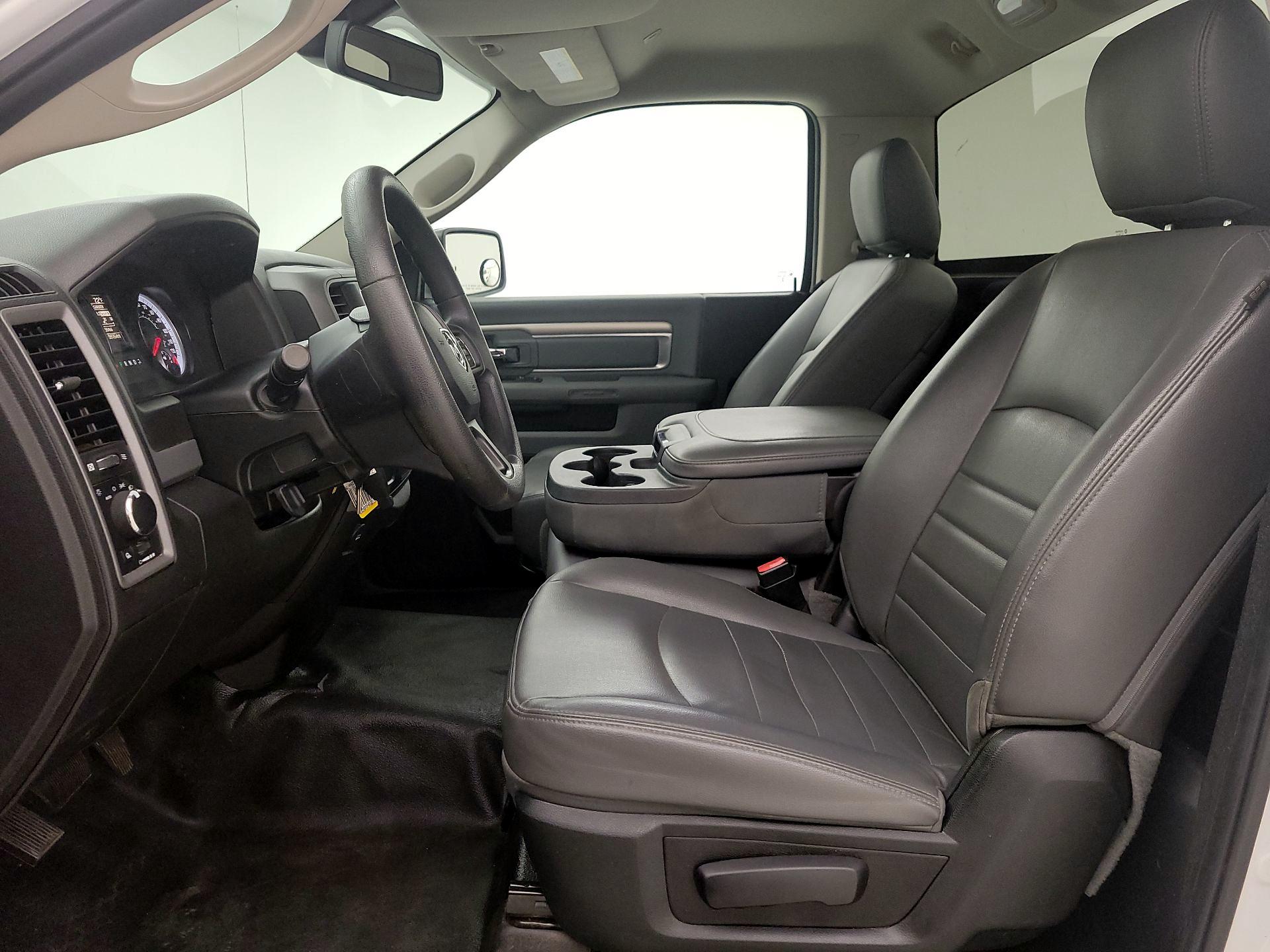 Thumbnail: 2019 RAM 1500 Classic - 11