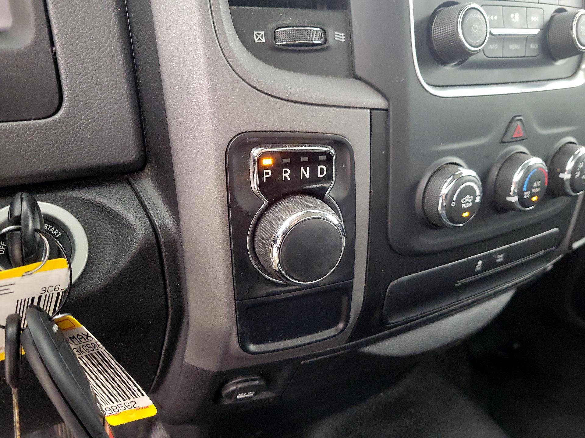 Thumbnail: 2019 RAM 1500 Classic - 17