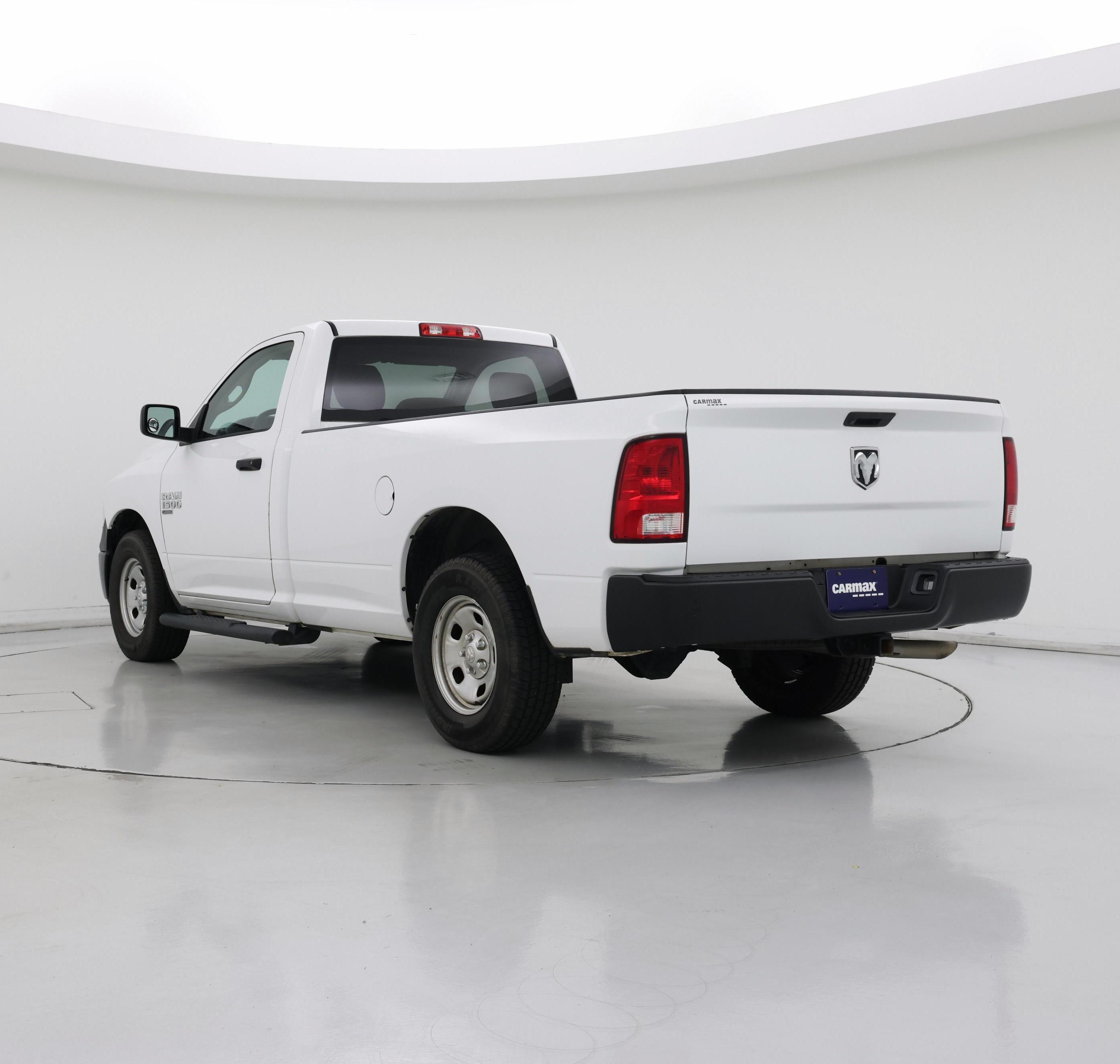 Thumbnail: 2019 RAM 1500 Classic - 2