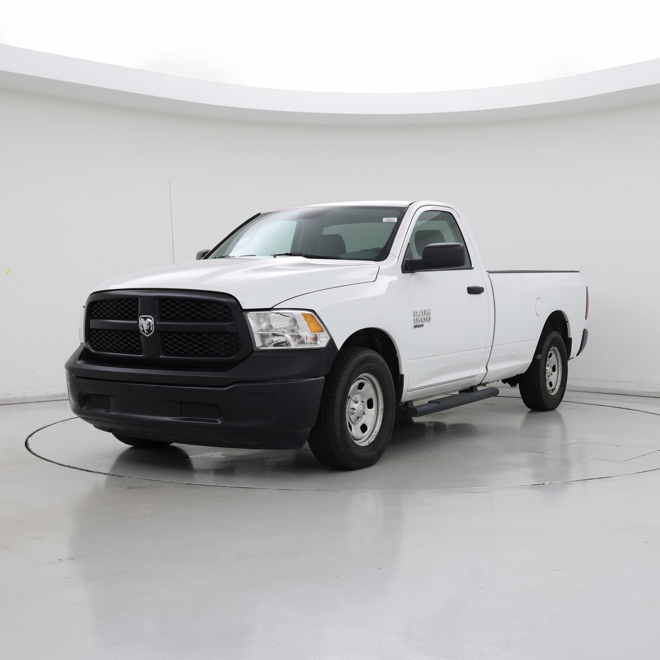 Thumbnail: 2019 RAM 1500 Classic - 4