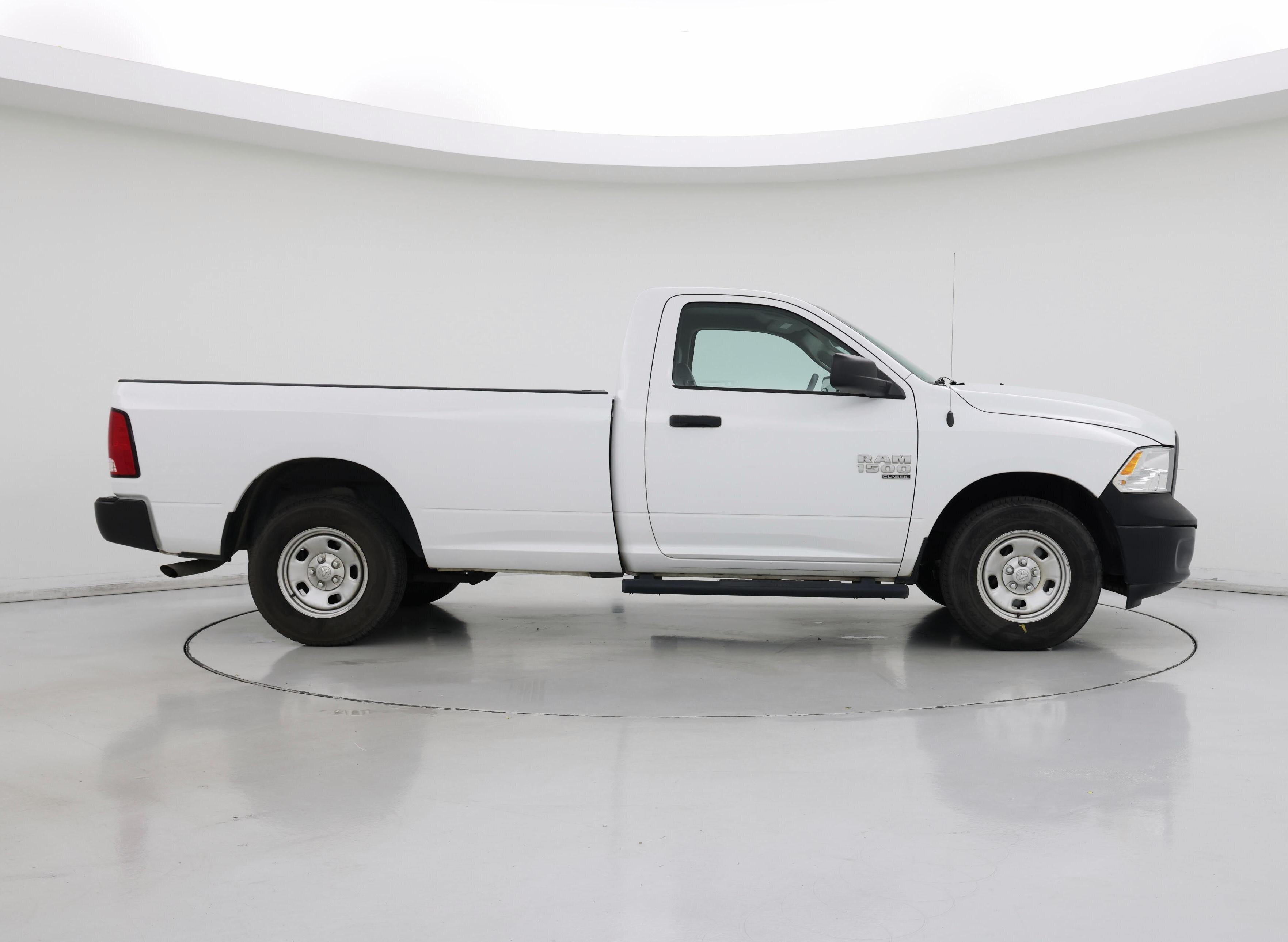 Thumbnail: 2019 RAM 1500 Classic - 7