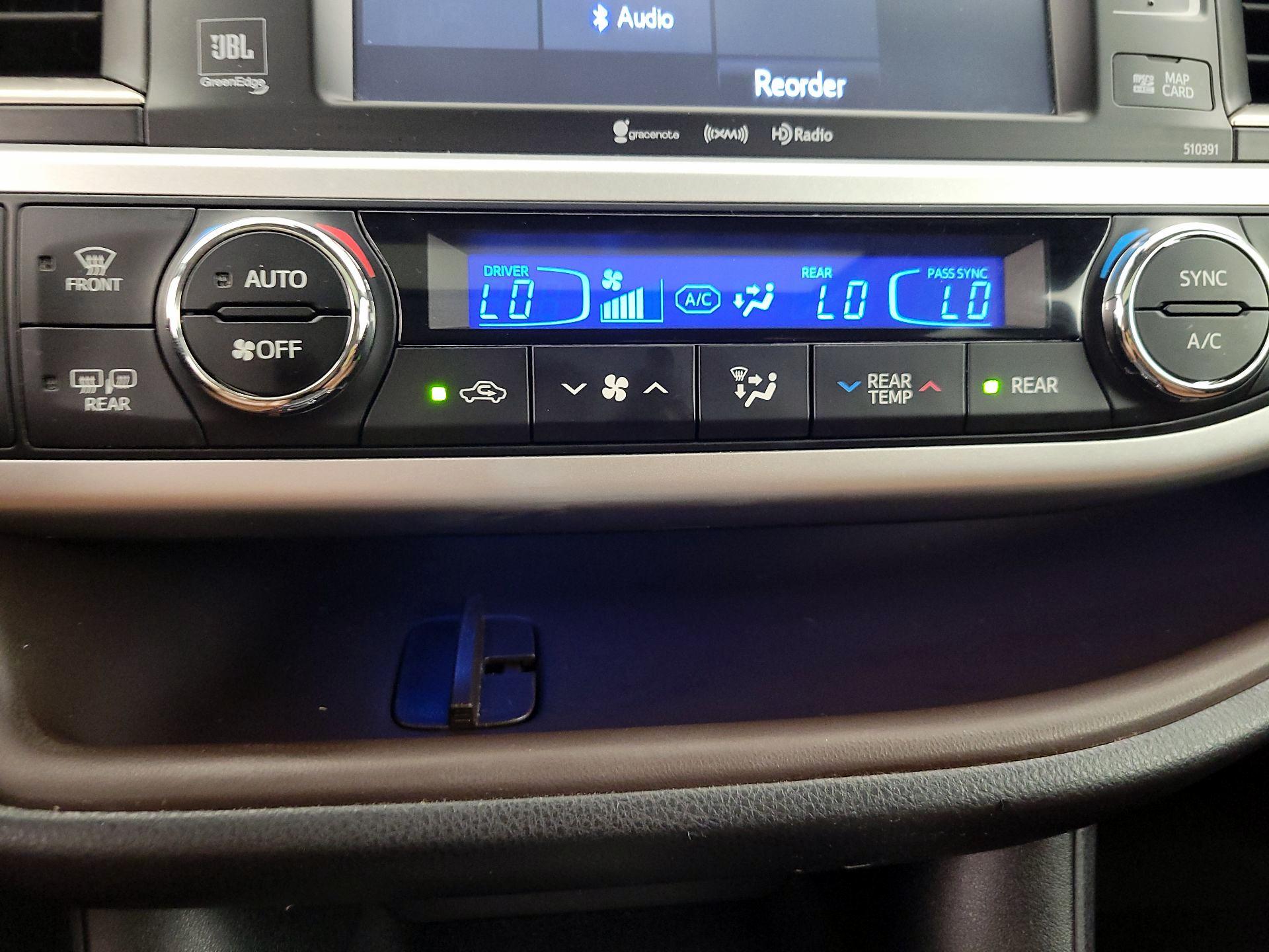 Thumbnail: 2019 Toyota Highlander - 16