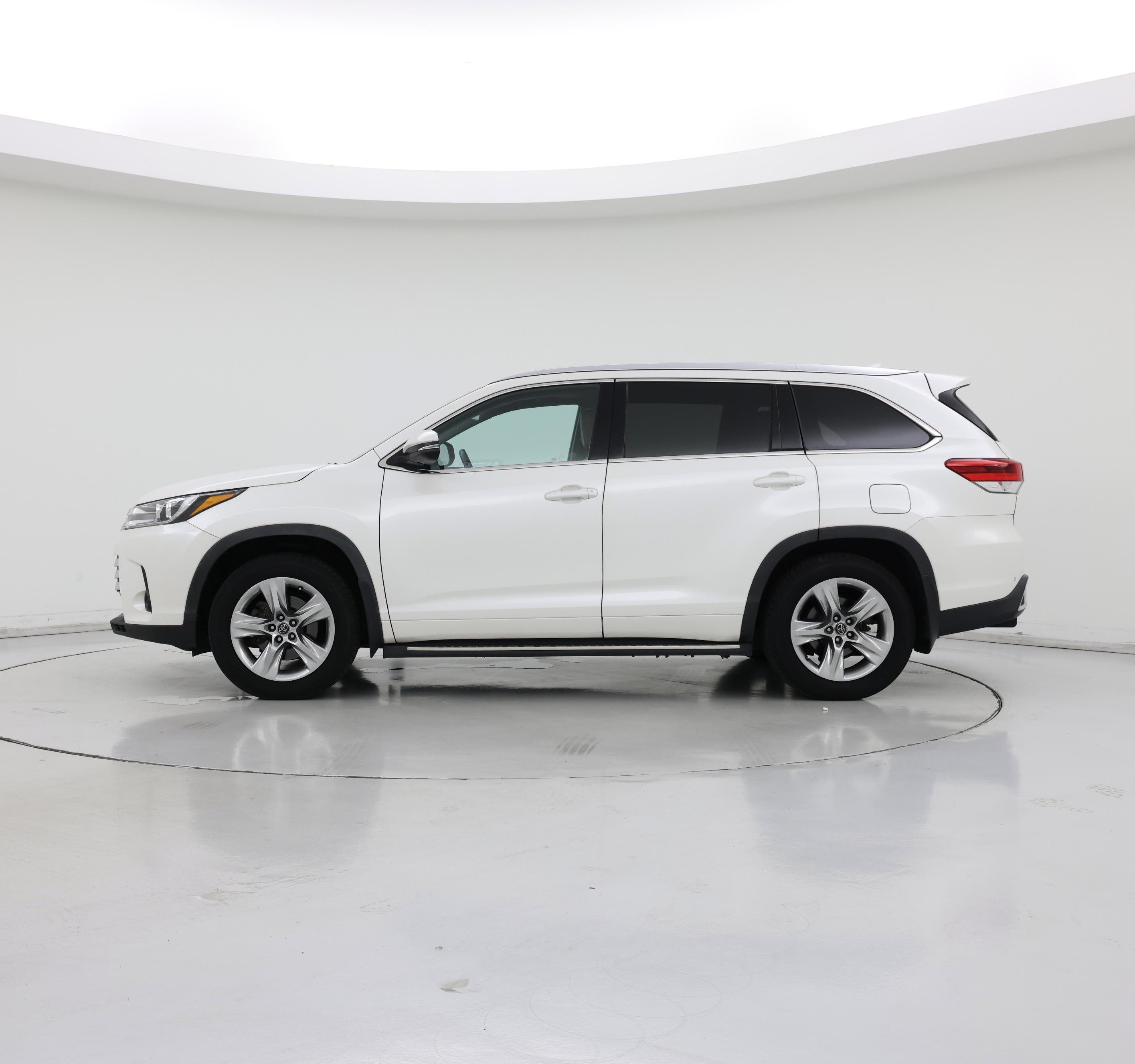 Thumbnail: 2019 Toyota Highlander - 3