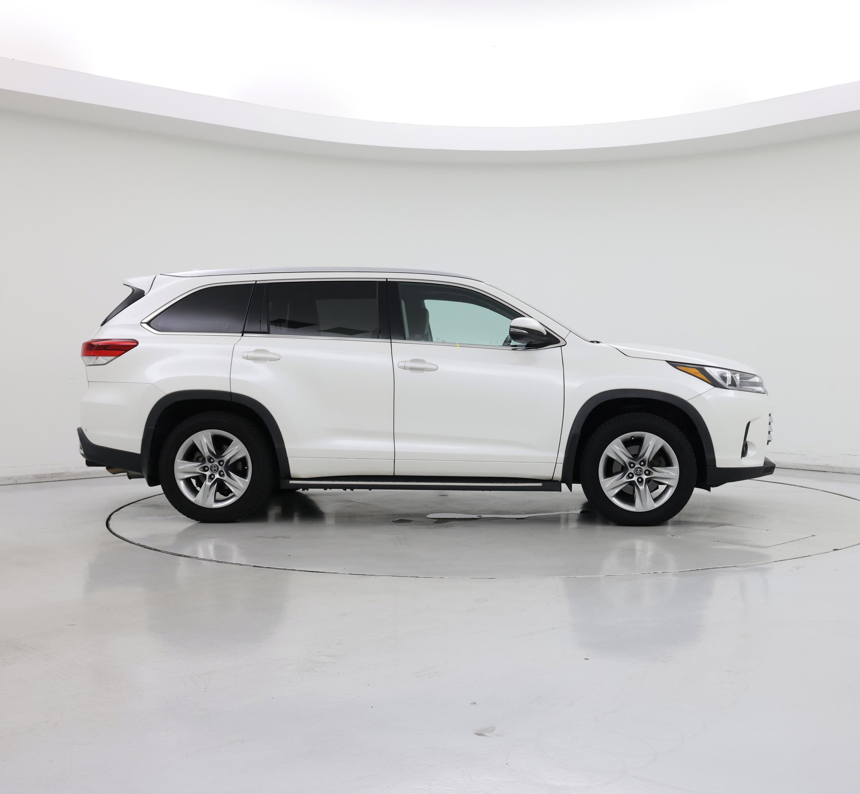Thumbnail: 2019 Toyota Highlander - 7