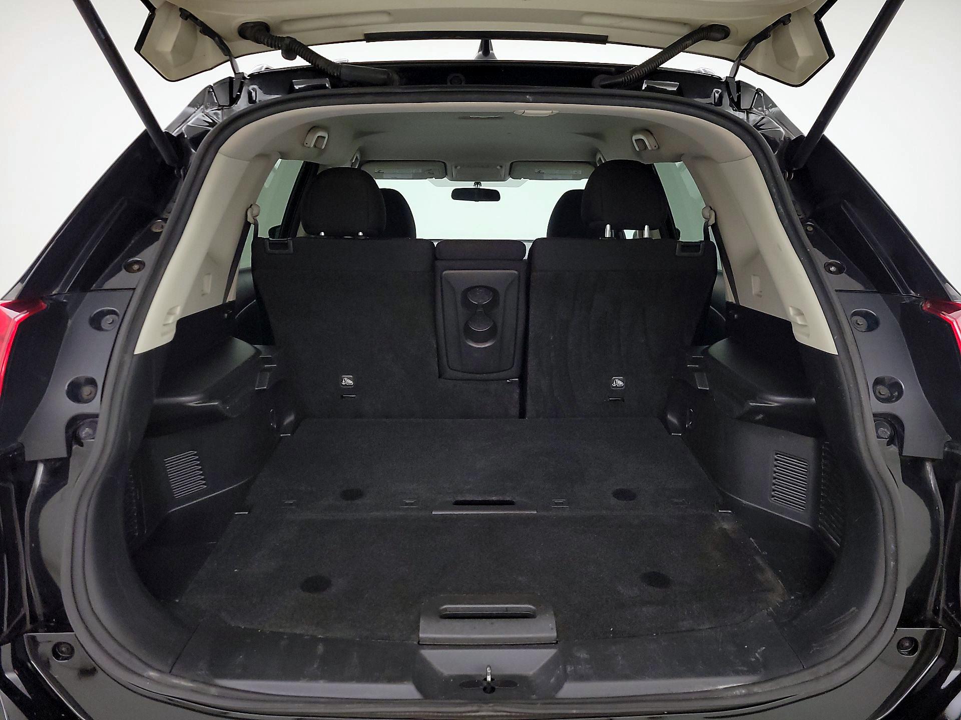 Thumbnail: 2017 Nissan Rogue - 20