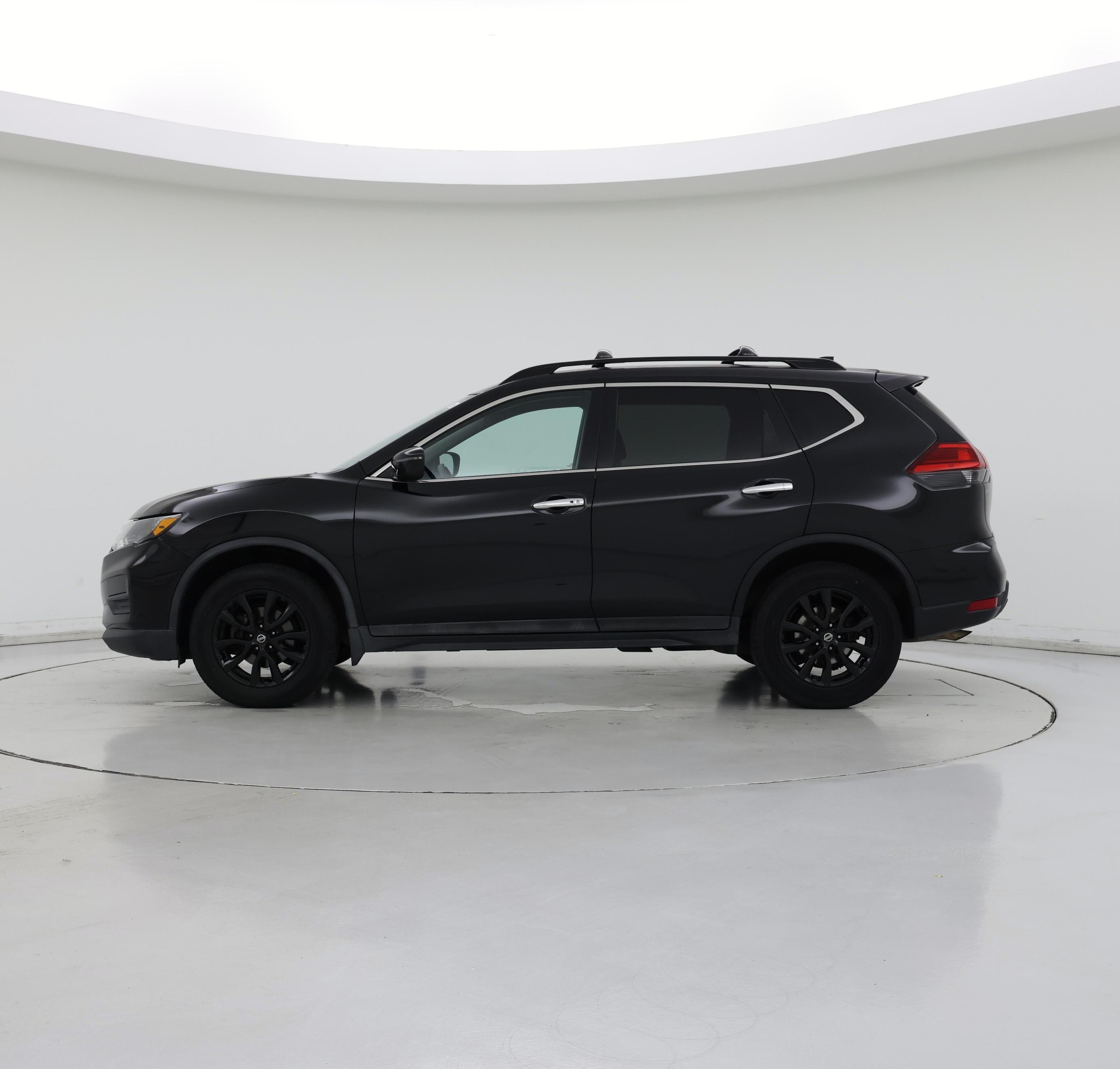 Thumbnail: 2017 Nissan Rogue - 3