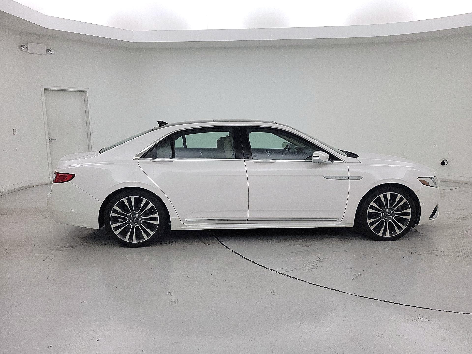 Thumbnail: 2019 Lincoln Continental - 4