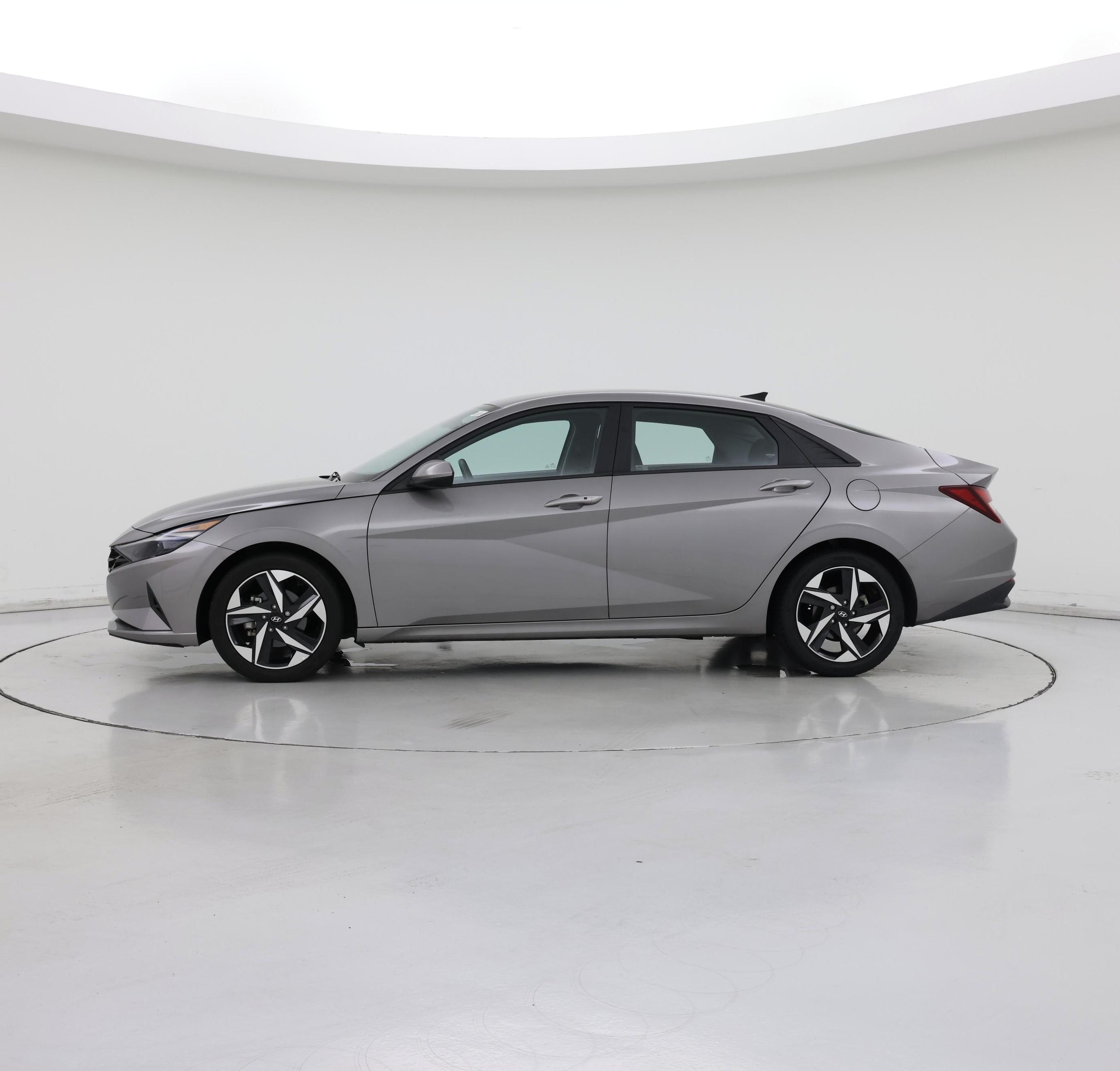 Thumbnail: 2023 Hyundai Elantra - 3