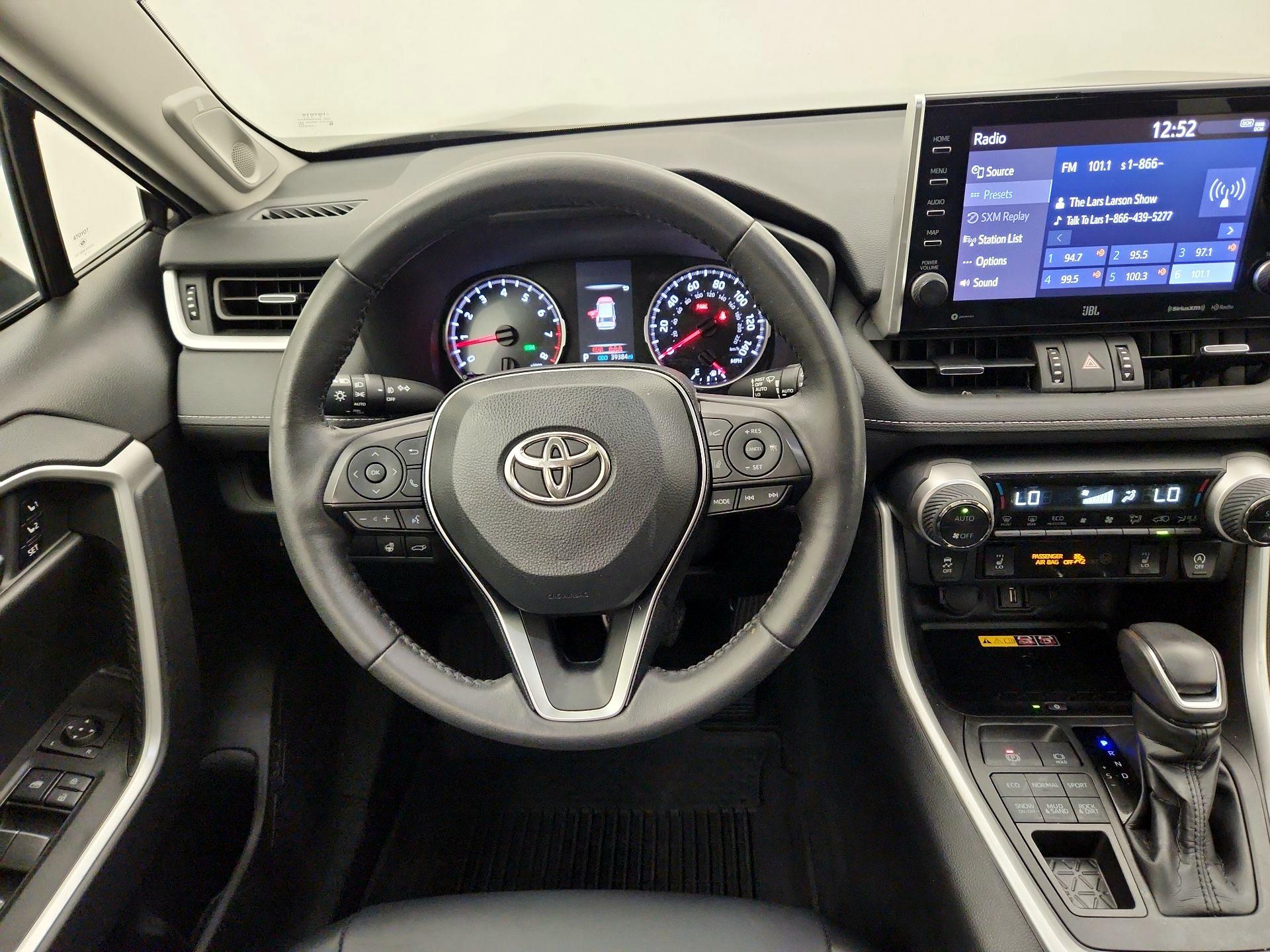 Thumbnail: 2022 Toyota RAV4 - 10
