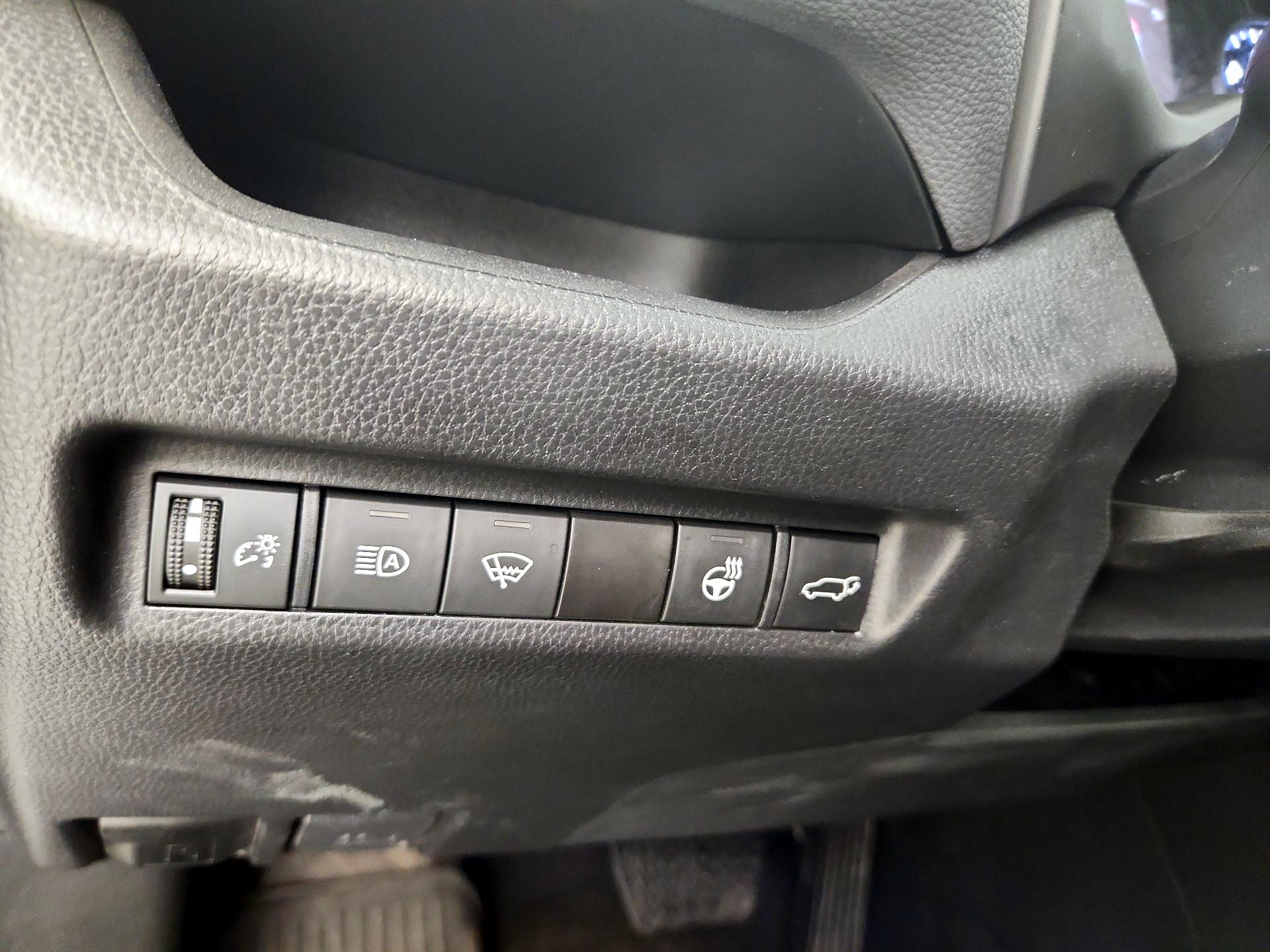 Thumbnail: 2022 Toyota RAV4 - 13