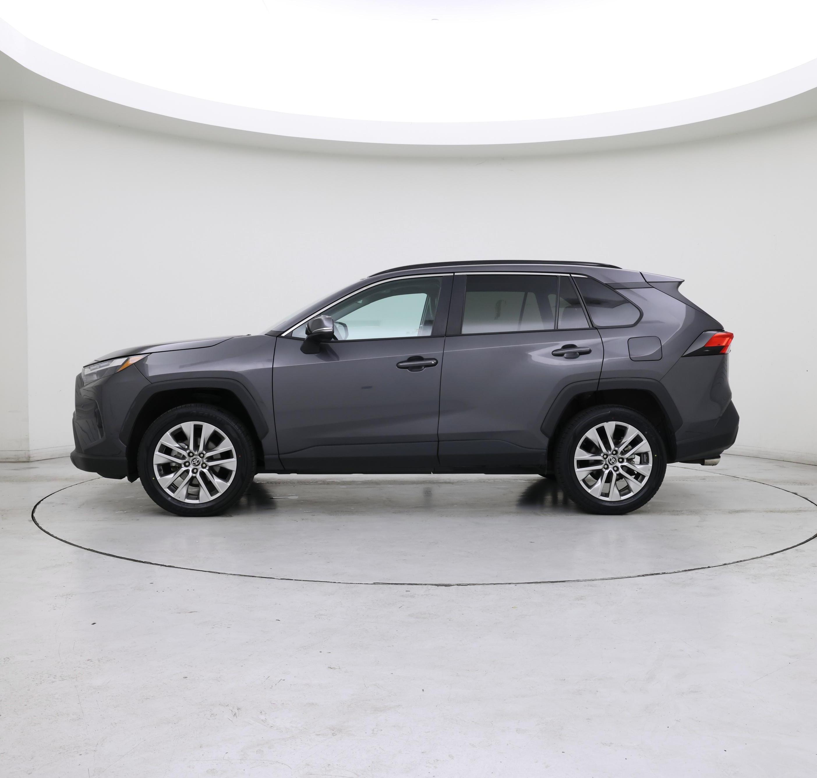 Thumbnail: 2022 Toyota RAV4 - 3