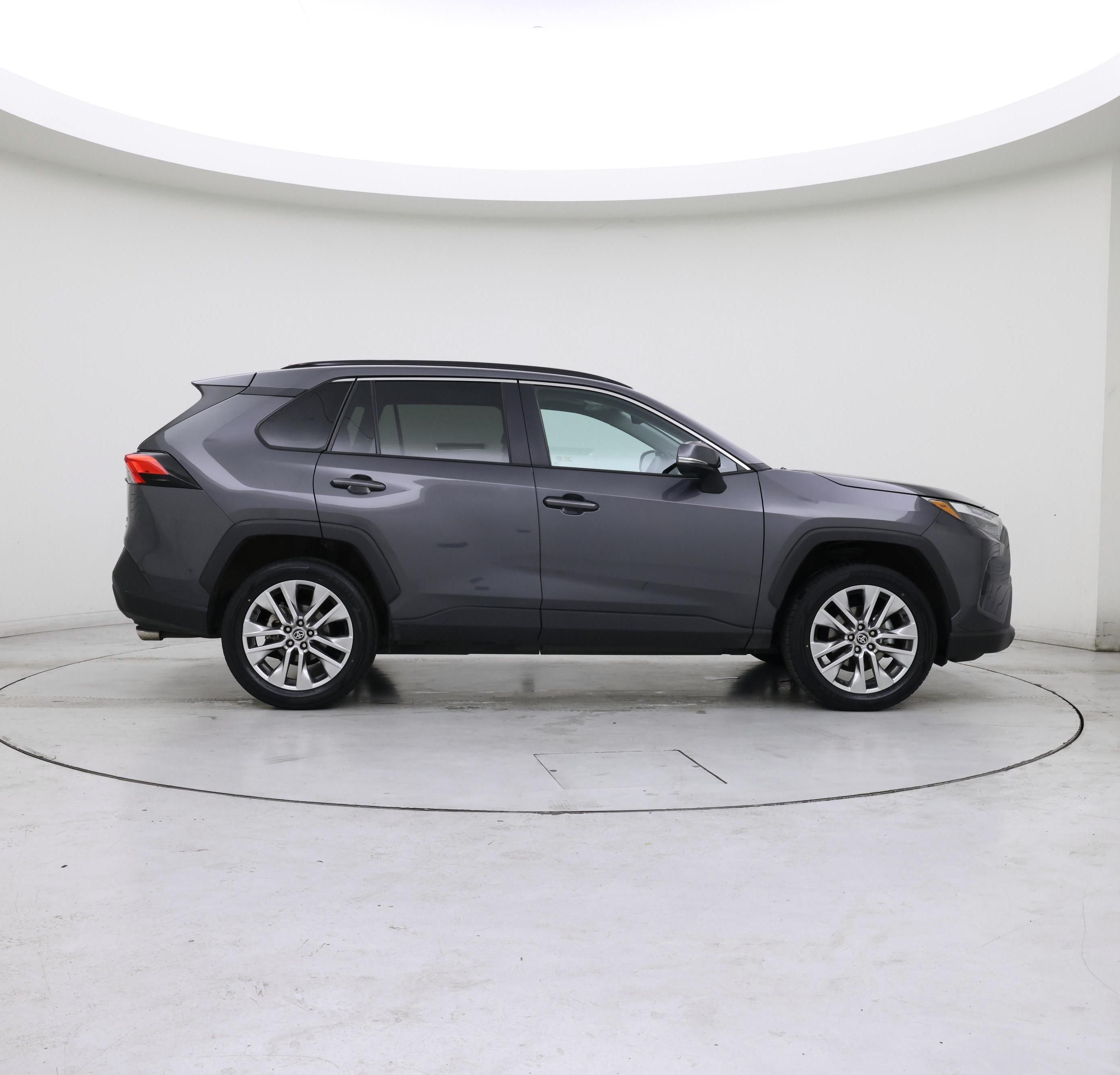 Thumbnail: 2022 Toyota RAV4 - 7