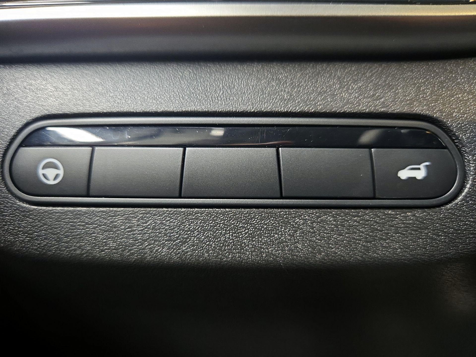 Thumbnail: 2023 INFINITI QX60 - 13