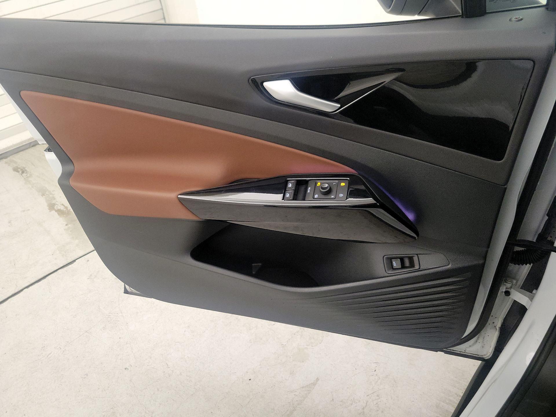 Thumbnail: 2021 Volkswagen ID.4 - 12