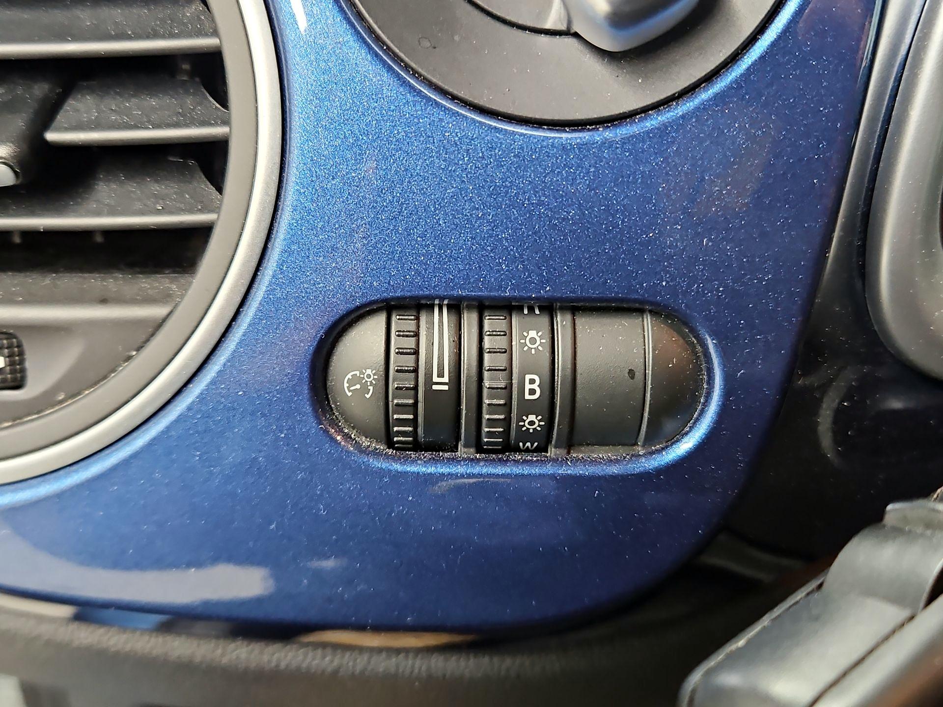 Thumbnail: 2019 Volkswagen Beetle - 13