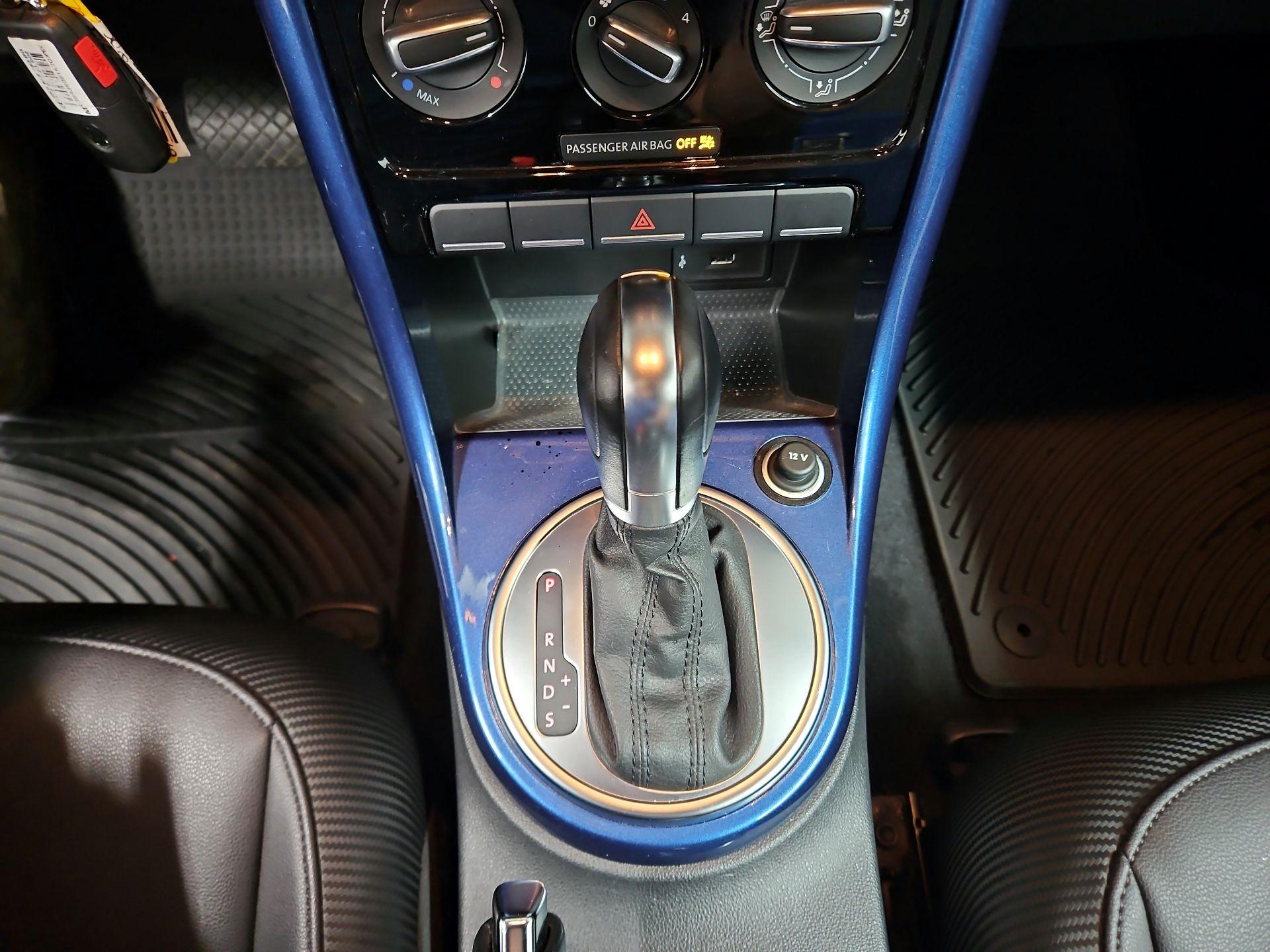 Thumbnail: 2019 Volkswagen Beetle - 17