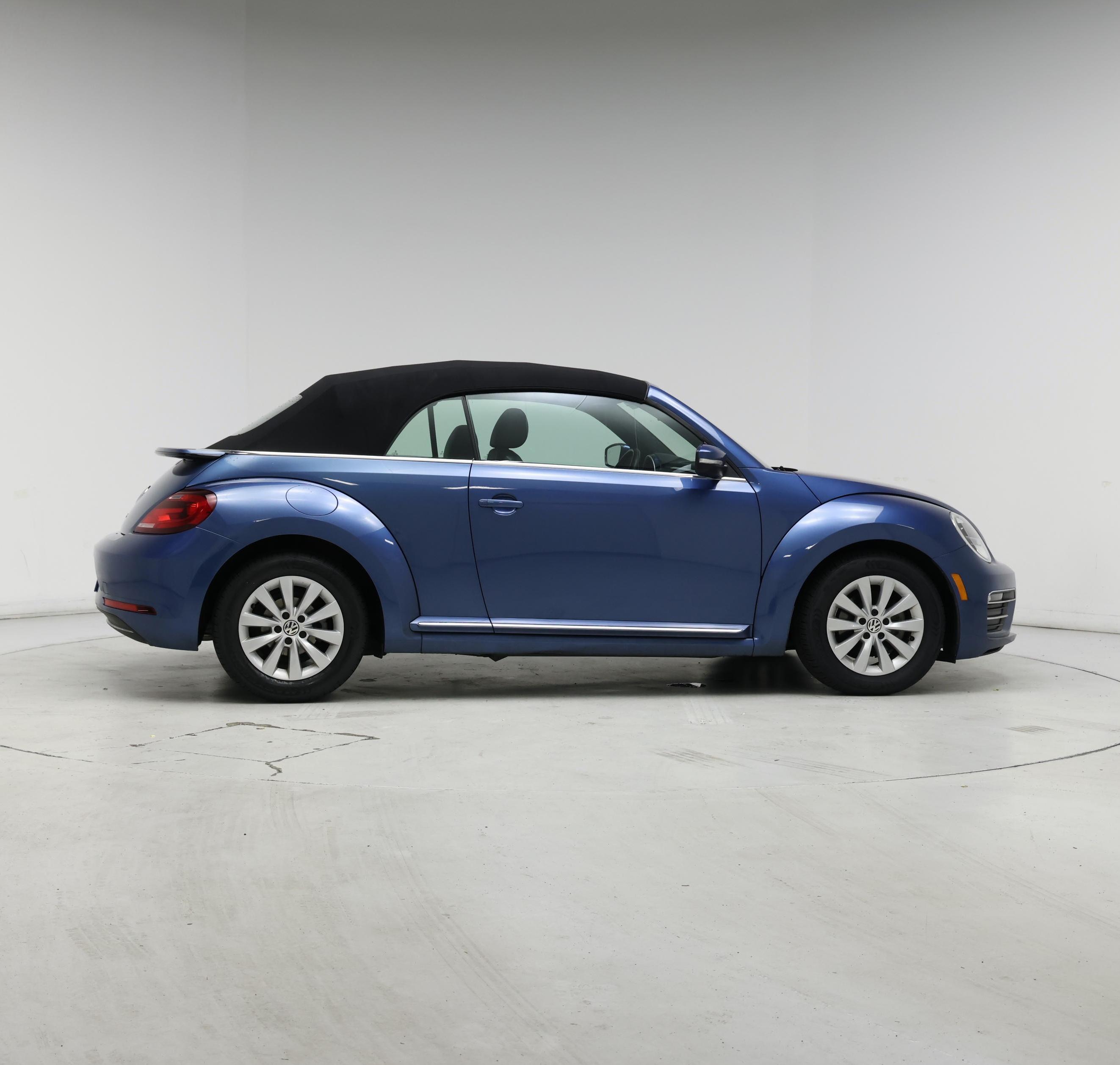 Thumbnail: 2019 Volkswagen Beetle - 7